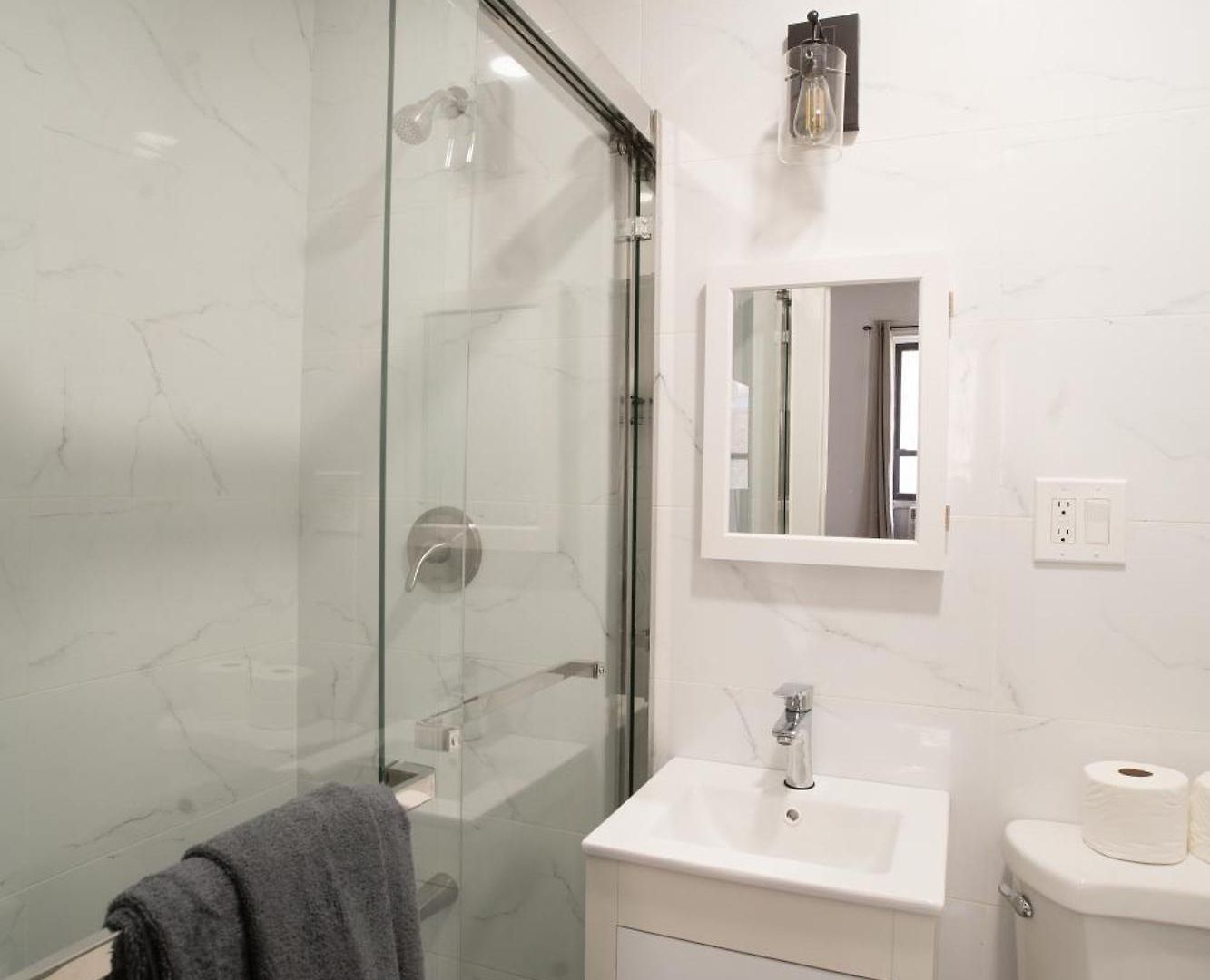 Location In Nyc! 1bd Steps From Park * New York