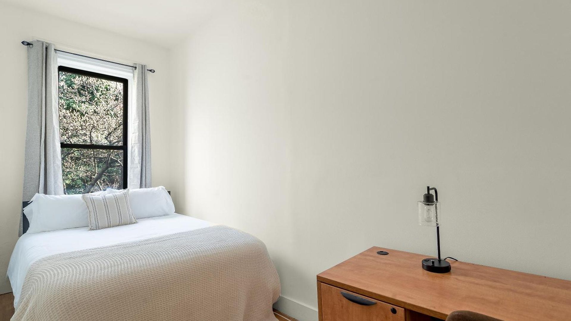 Location In Nyc! 1bd Steps From Park *