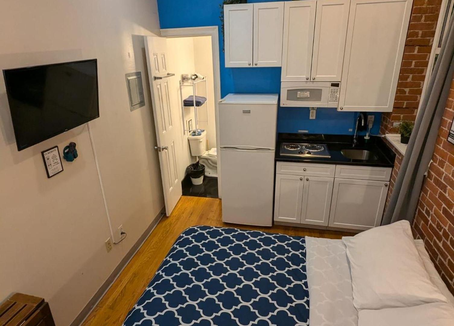 Metropolitan Manhattan Apartment
