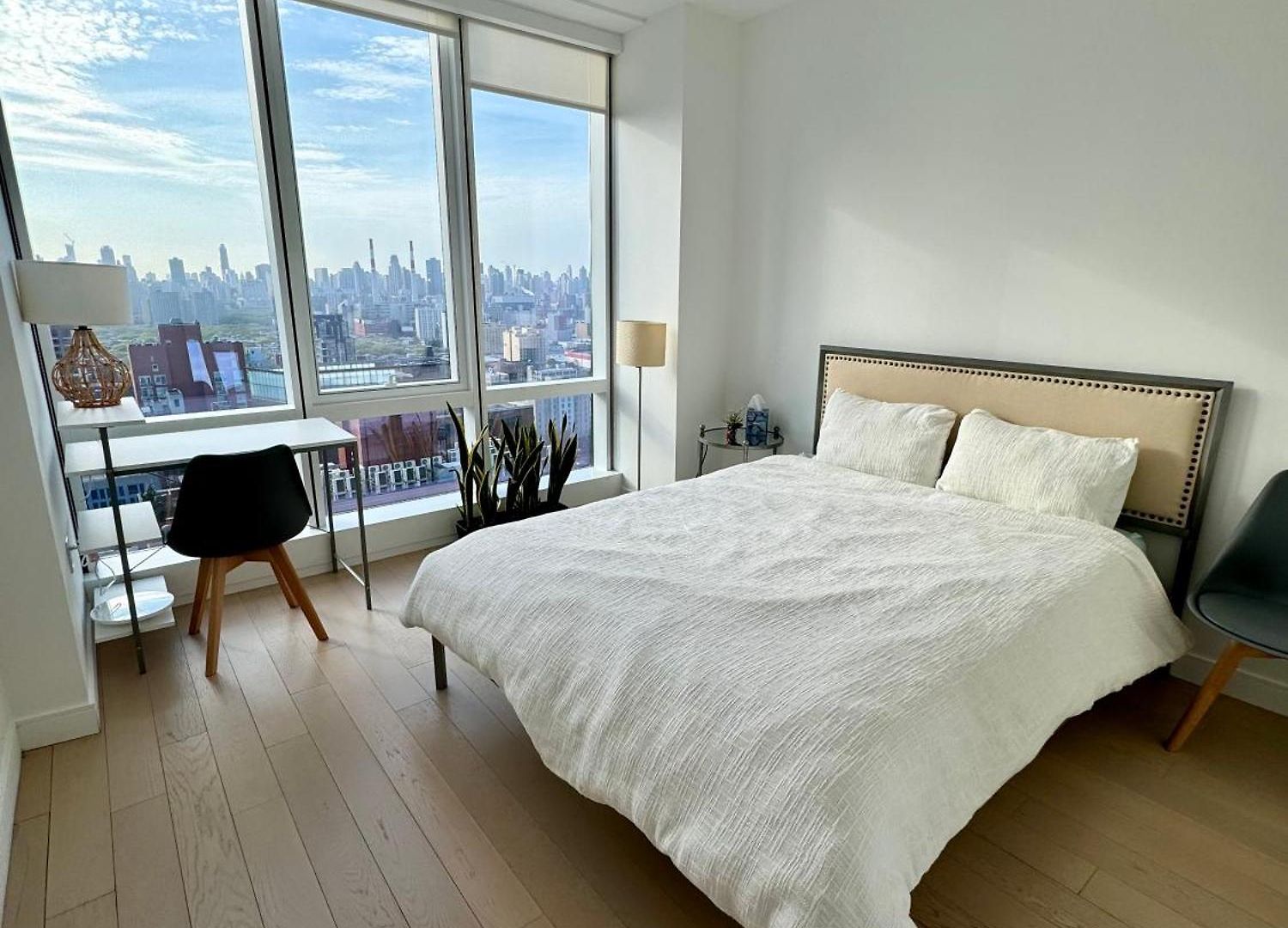 1 Stop To Midtown Amazing View Luxury High Rise Corner 1 Bedroom Apartment *