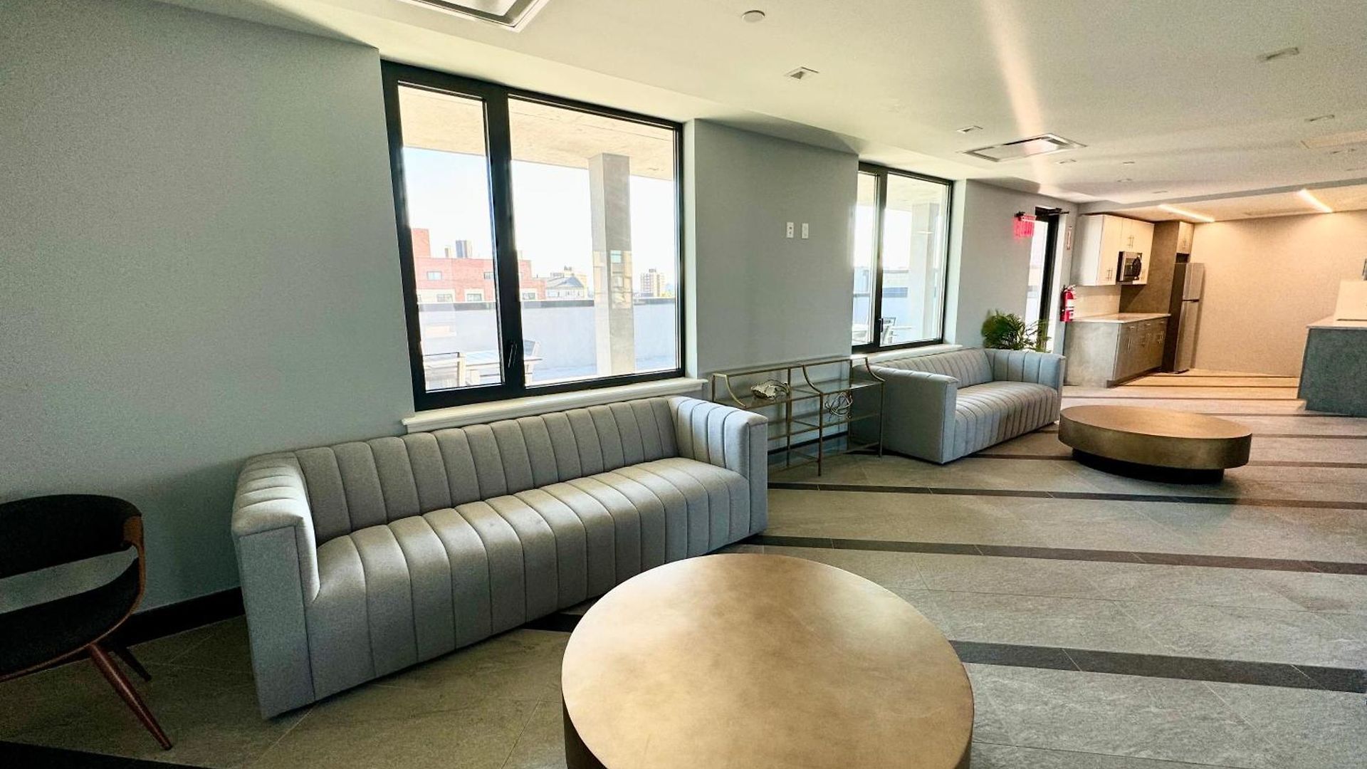 Peaceful Quiet Spacious New Modern Penthouse 3-bedroom With A Balcony * New York
