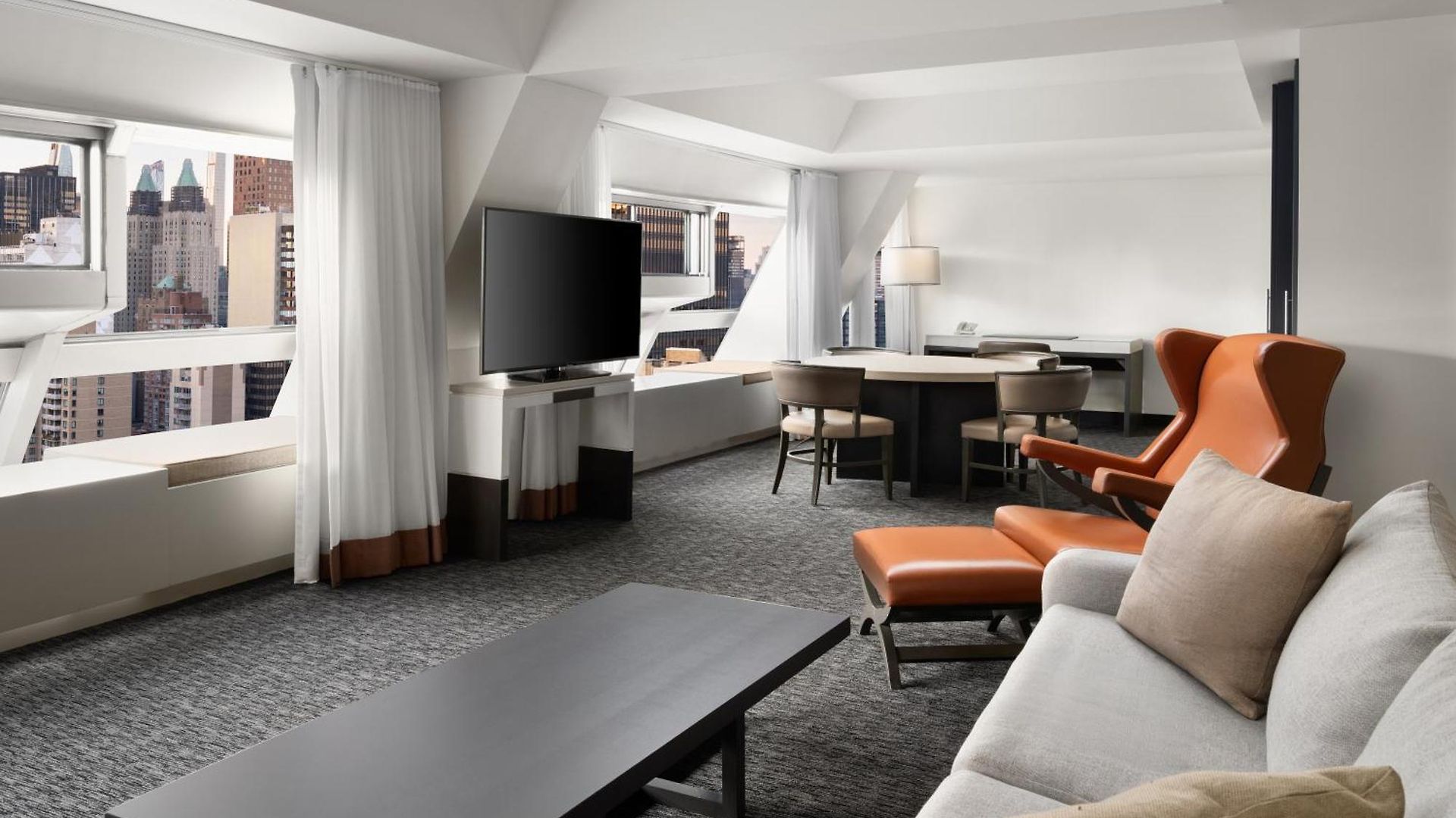 Millennium Hilton One Un Plaza Hotel 4*