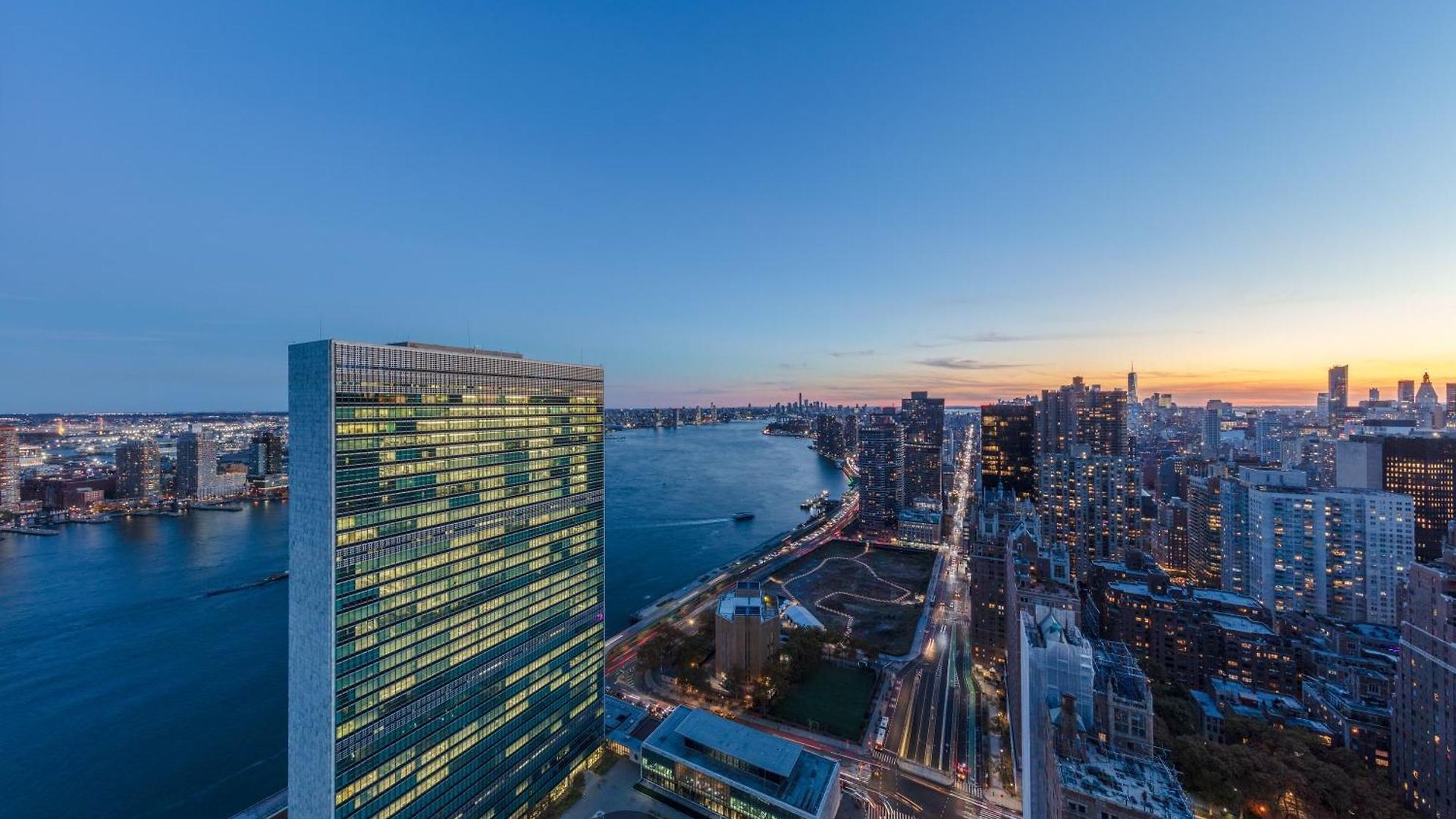 Hotel Millennium Hilton One Un Plaza 4*