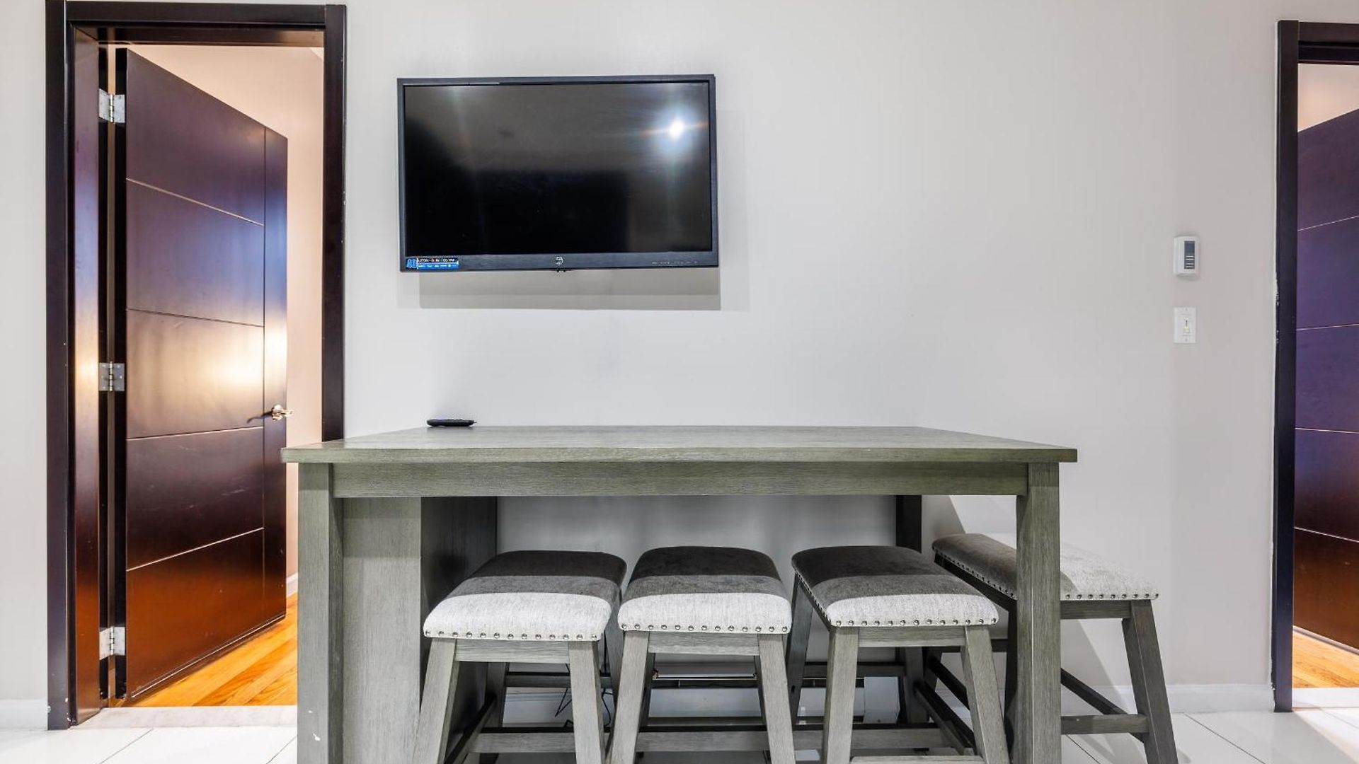 Enjoy The Easy Access Of Uws Apartment *