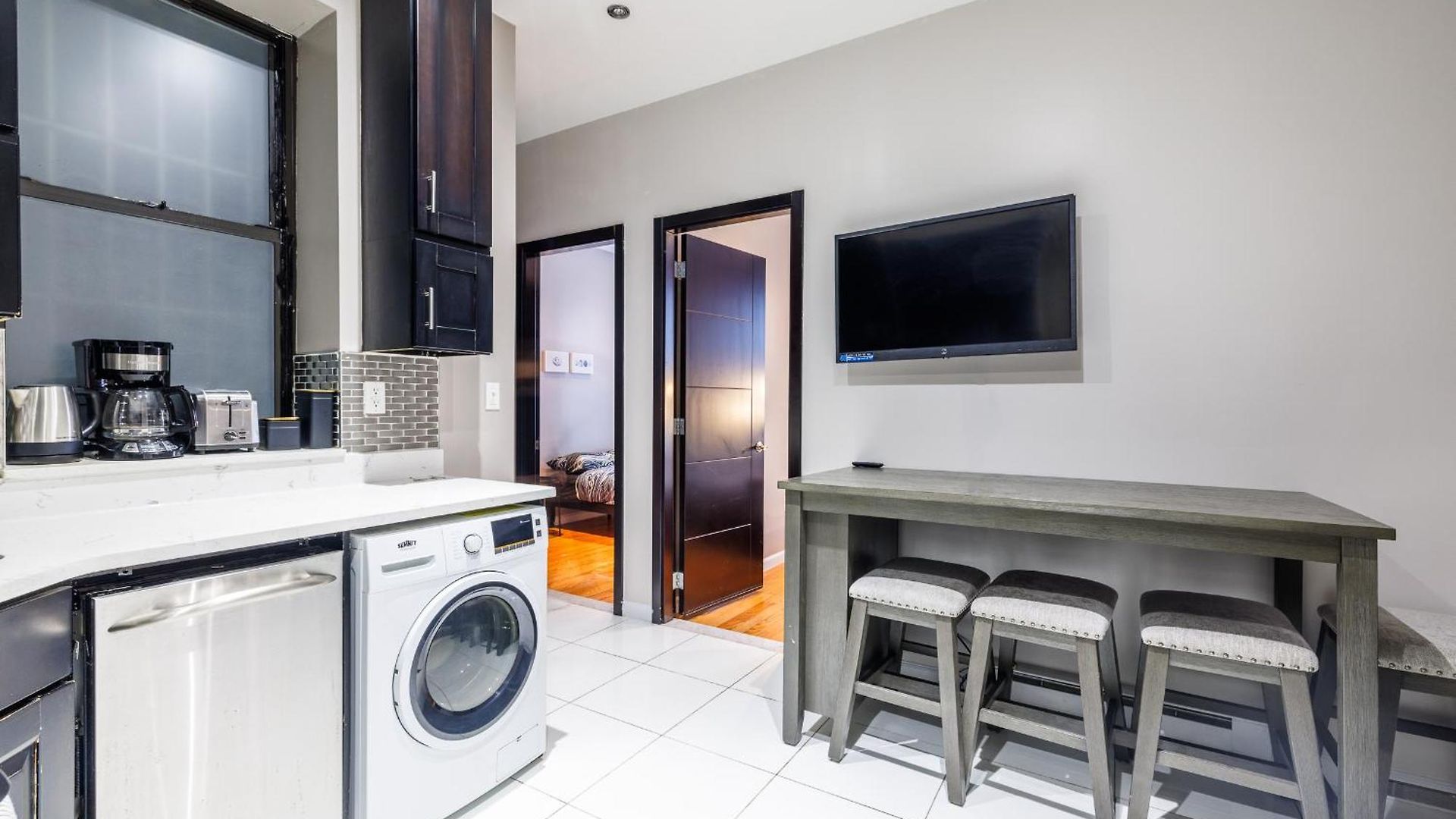 Enjoy The Easy Access Of Uws Apartment New York