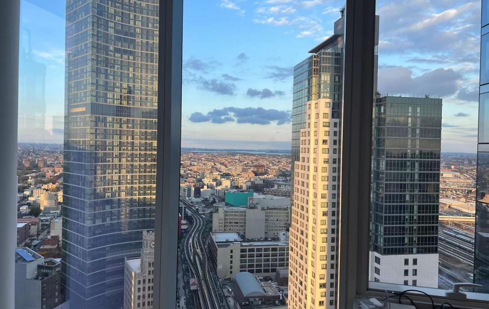 Luxury 2 Bedrooms 2 Bathrooms Corner Breathtaking Views Modern Retreat * New York