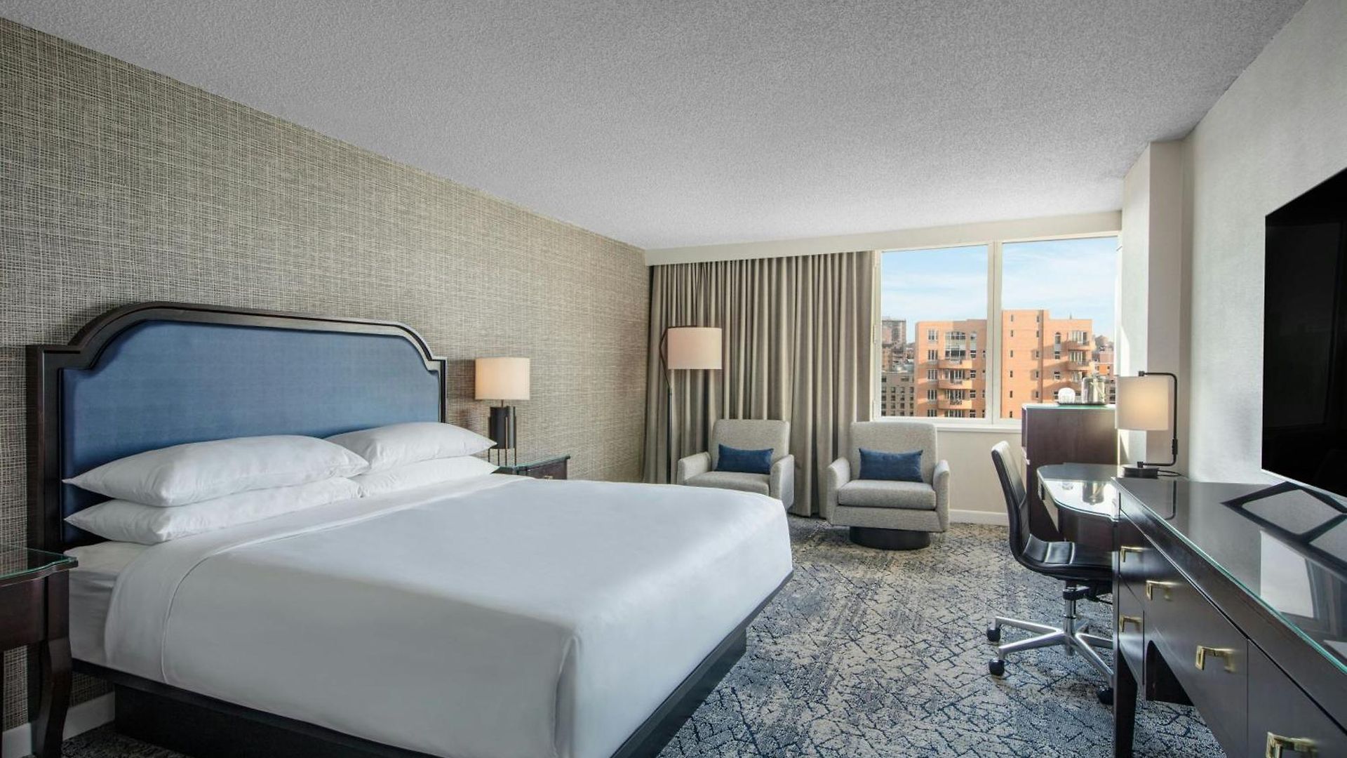 Sheraton Laguardia East Hotel 3*