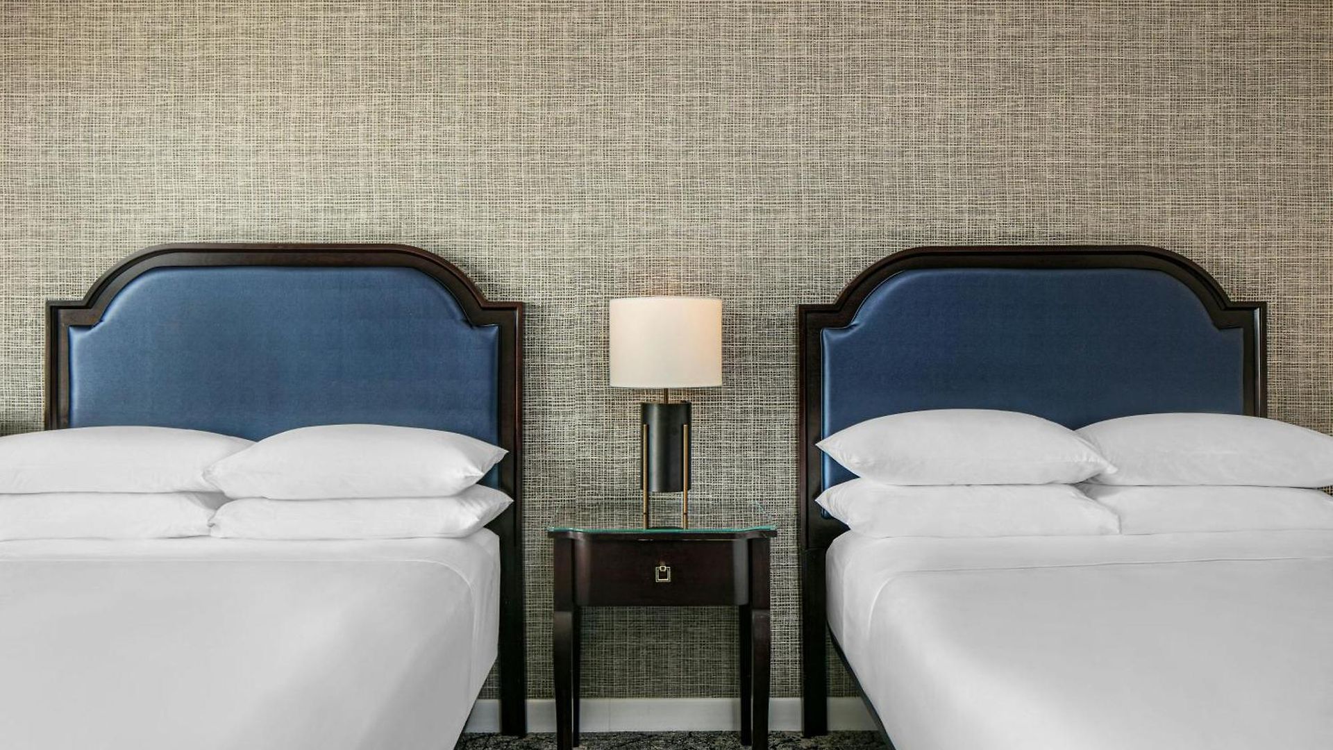 Sheraton Laguardia East 3*