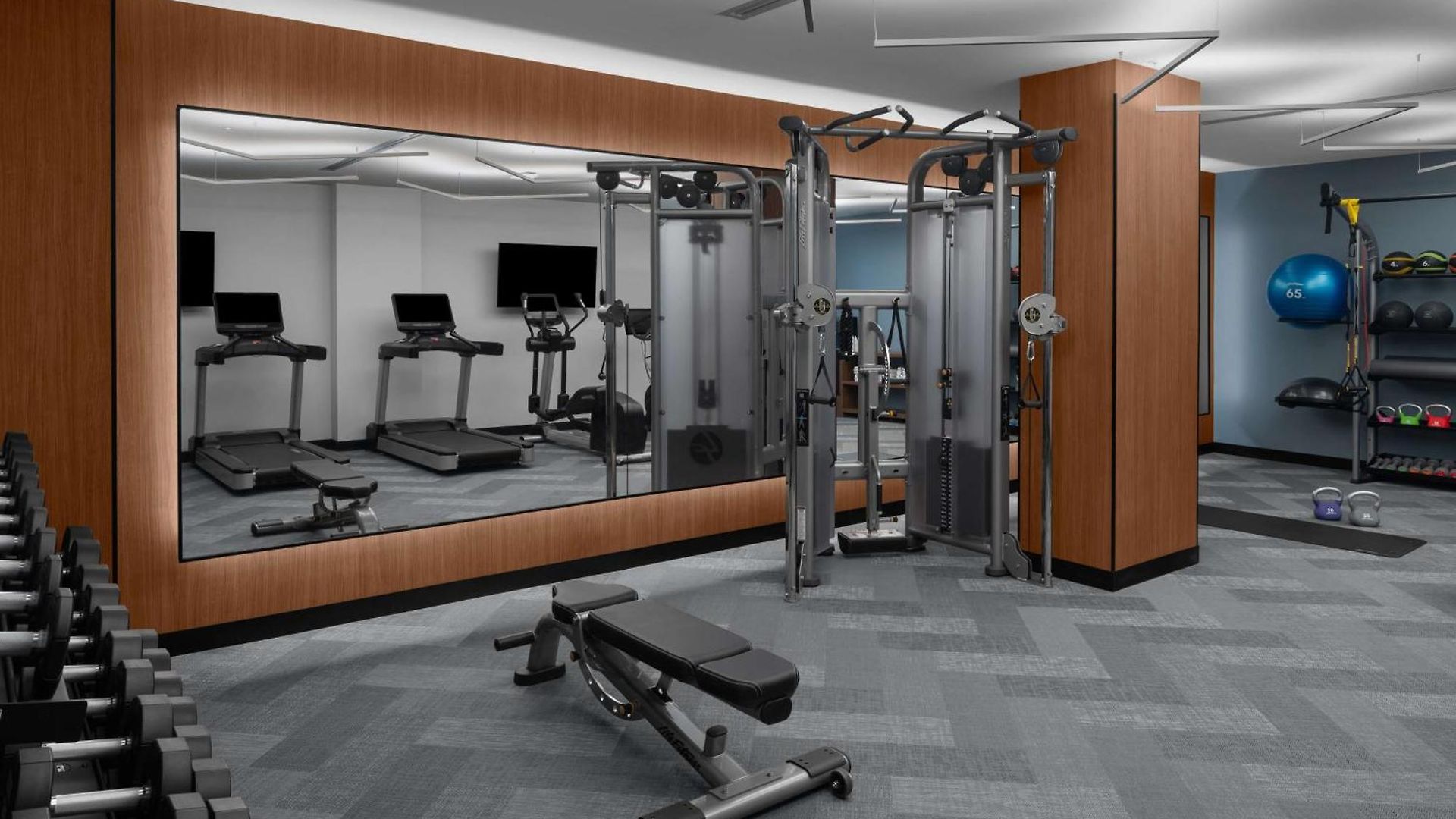 Hilton Brooklyn - Newly Renovated Hotel