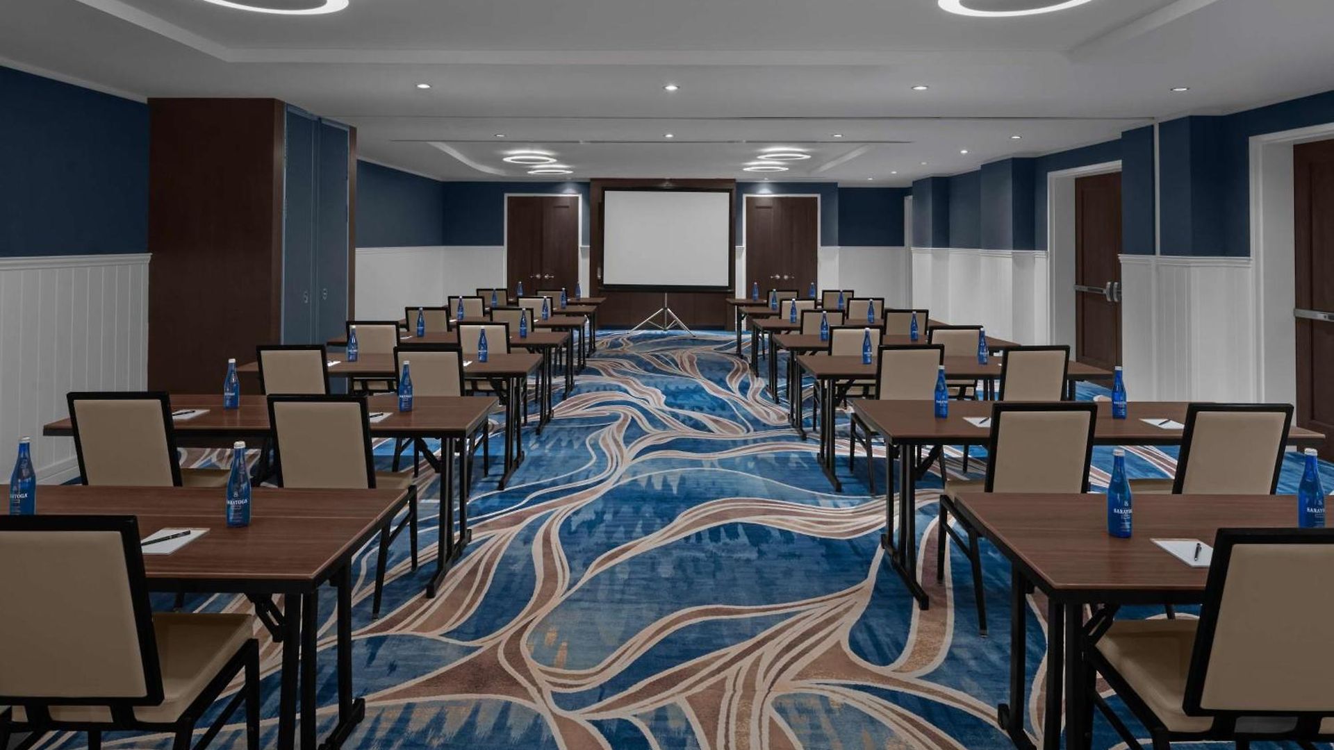 Hotel Hilton Brooklyn - Newly Renovated