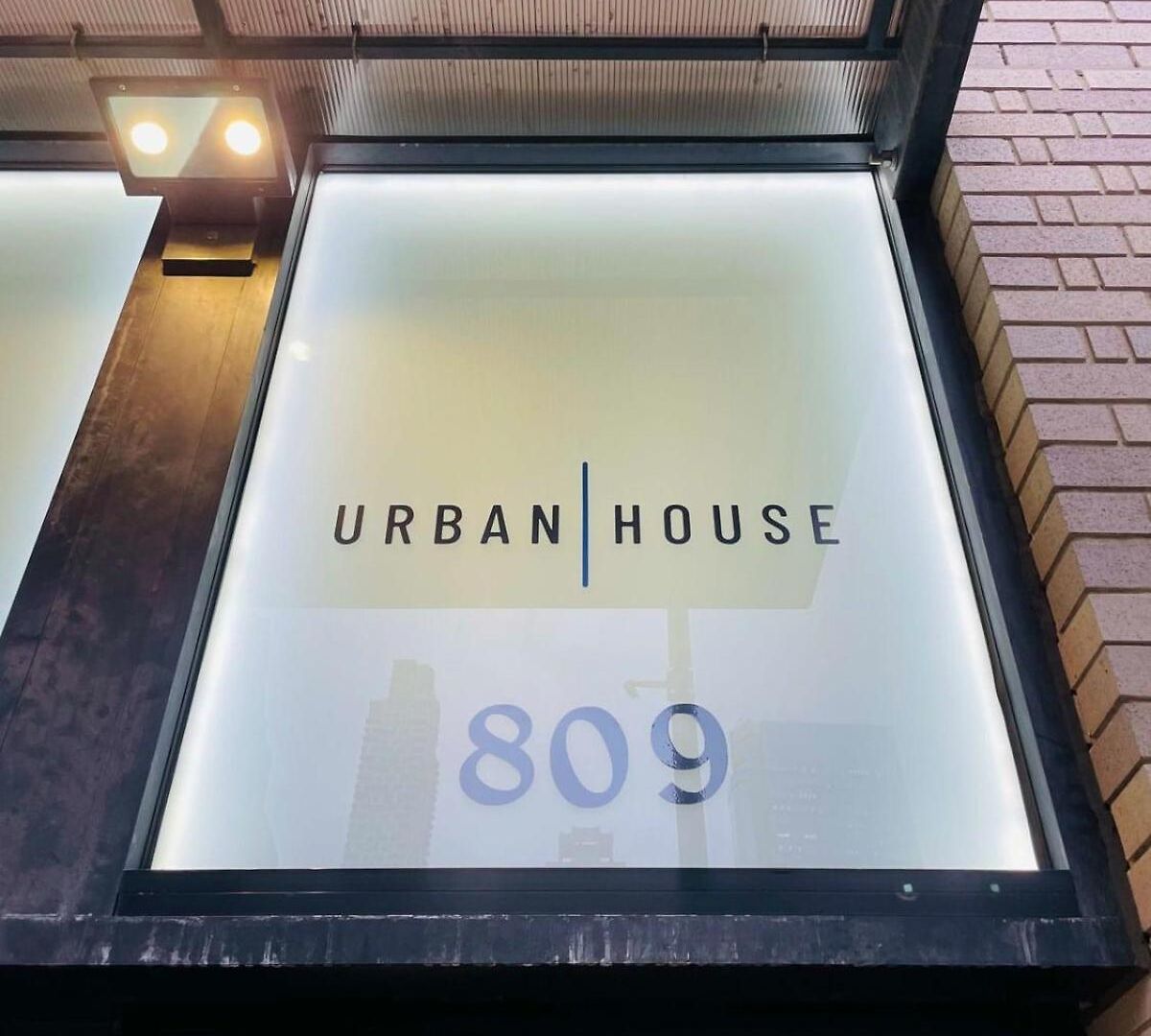 Apartment 809-4b Balcony W D Prime Location *
