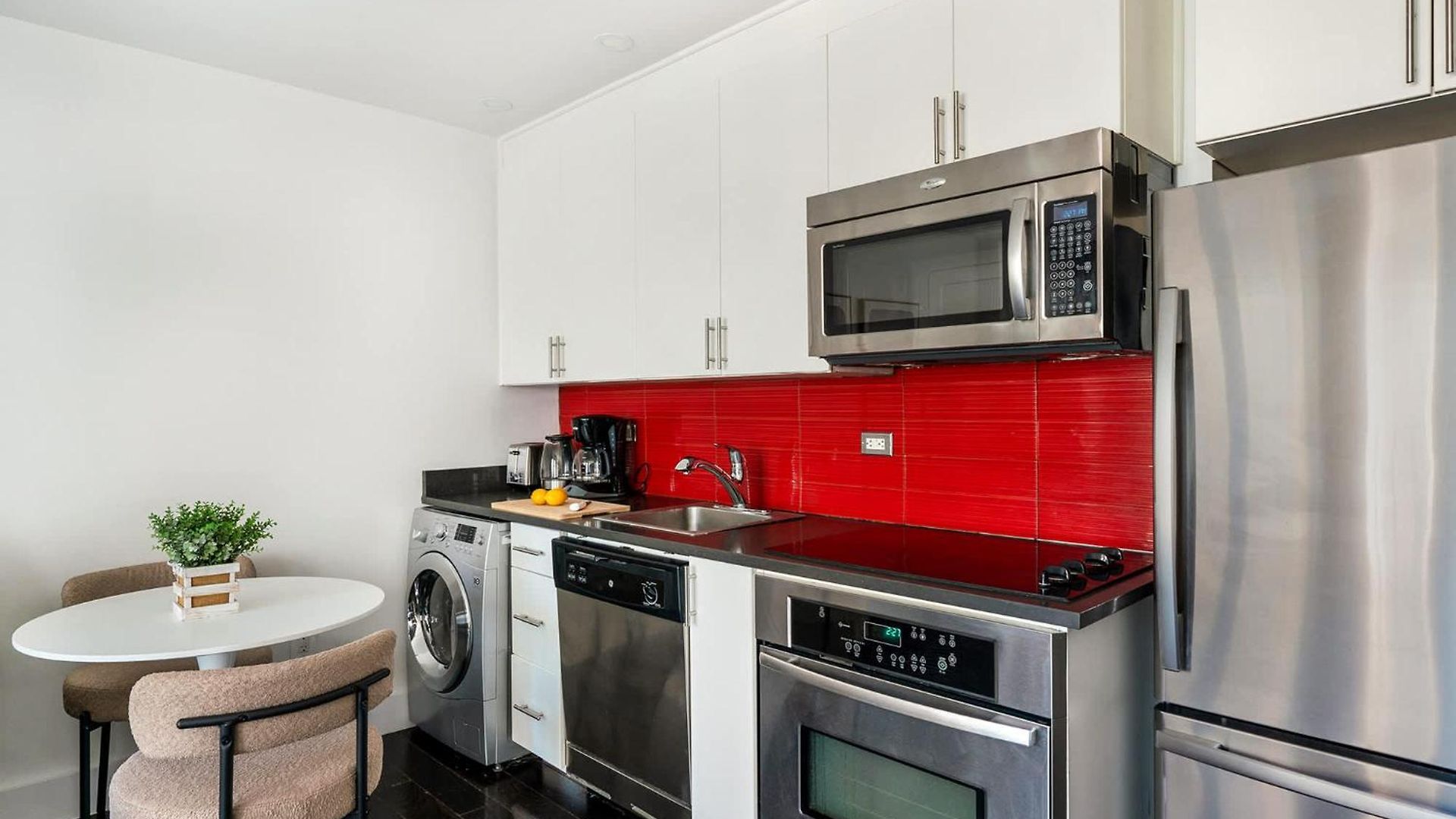 809-4b Balcony W D Prime Location Apartment *