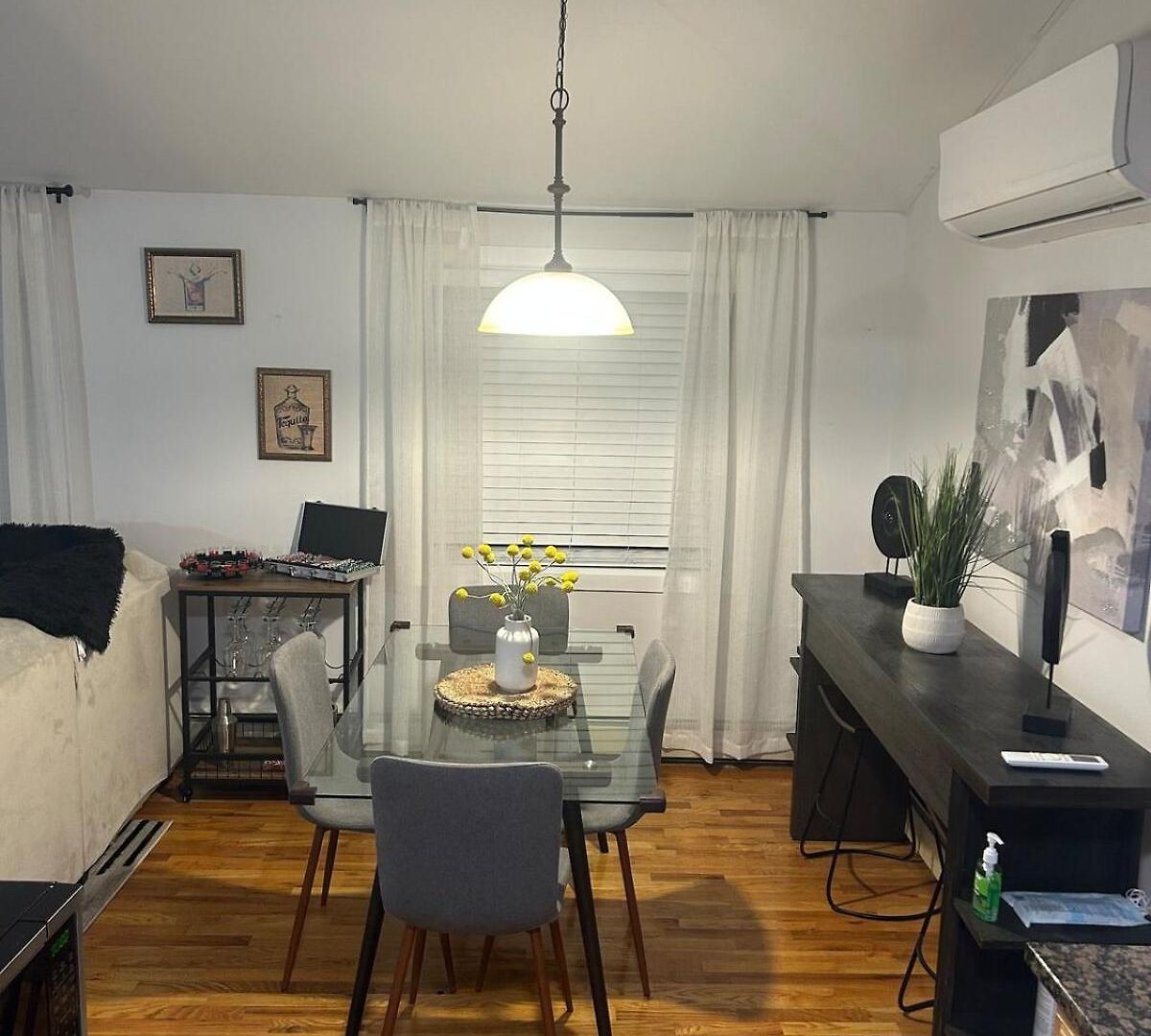 Chic Modern Bedroom 5 Mins From Jfk Homestay
