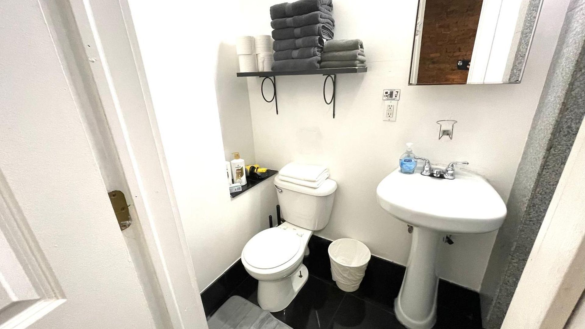 Nest 1 Bedroom With Kitchenette Apartment 4*