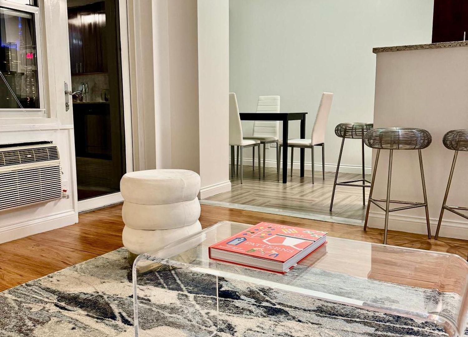 Apartment Midtown High Floor Fantastic Panoramic View Corner 2 Bedroom *