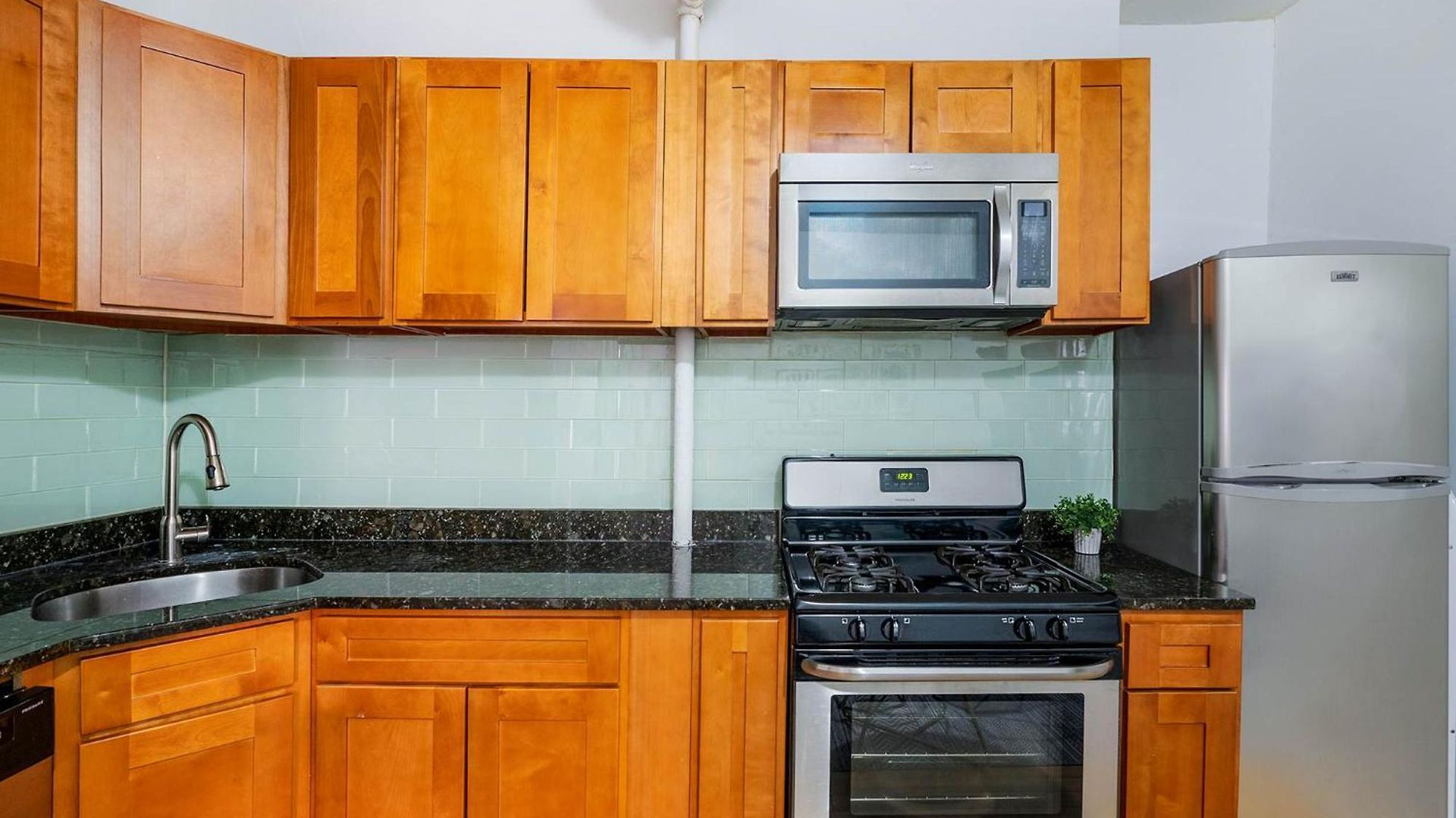 102-1a Value 2br Near Park * New York