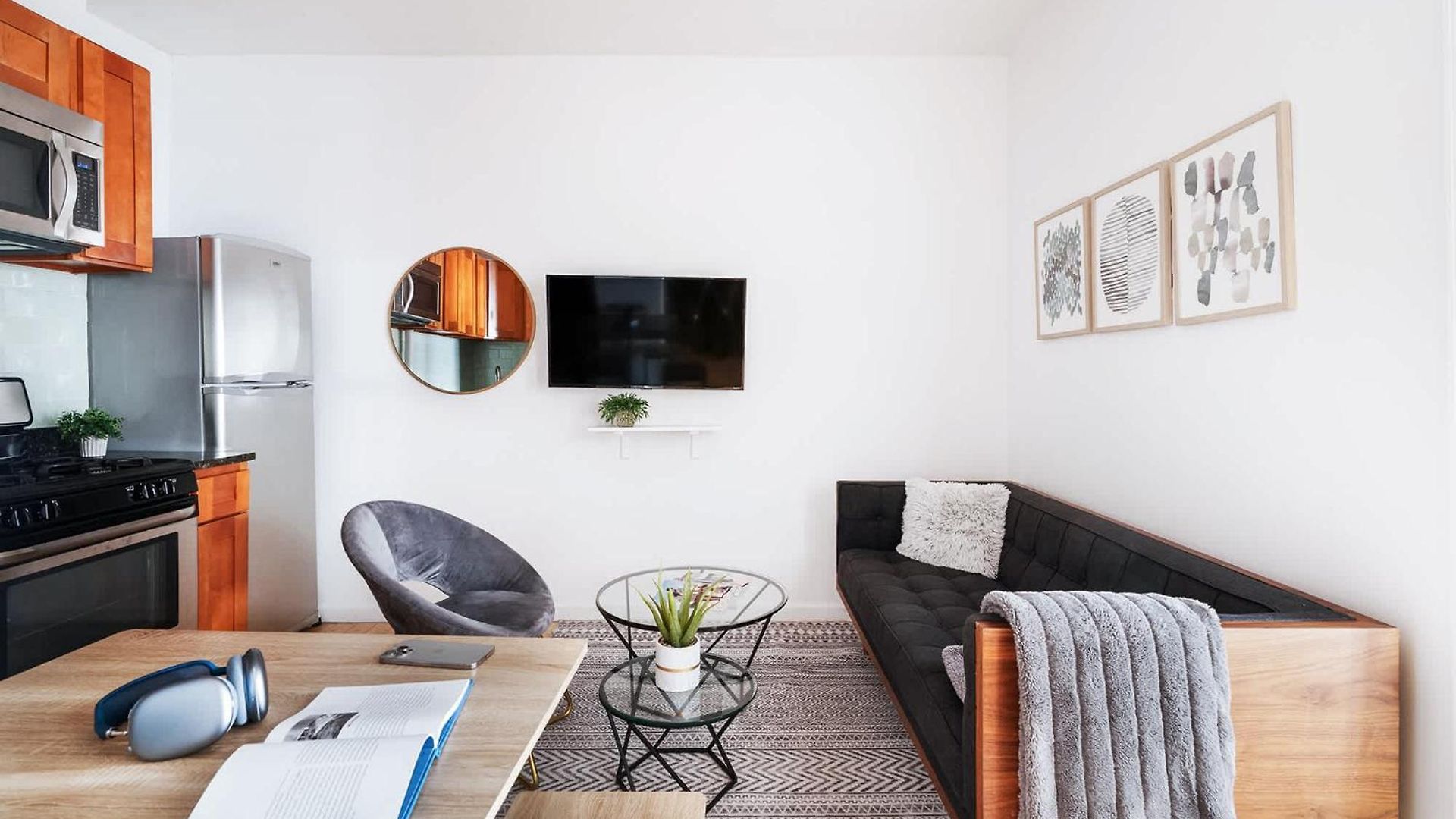 102-1a Value 2br Near Park Apartment
