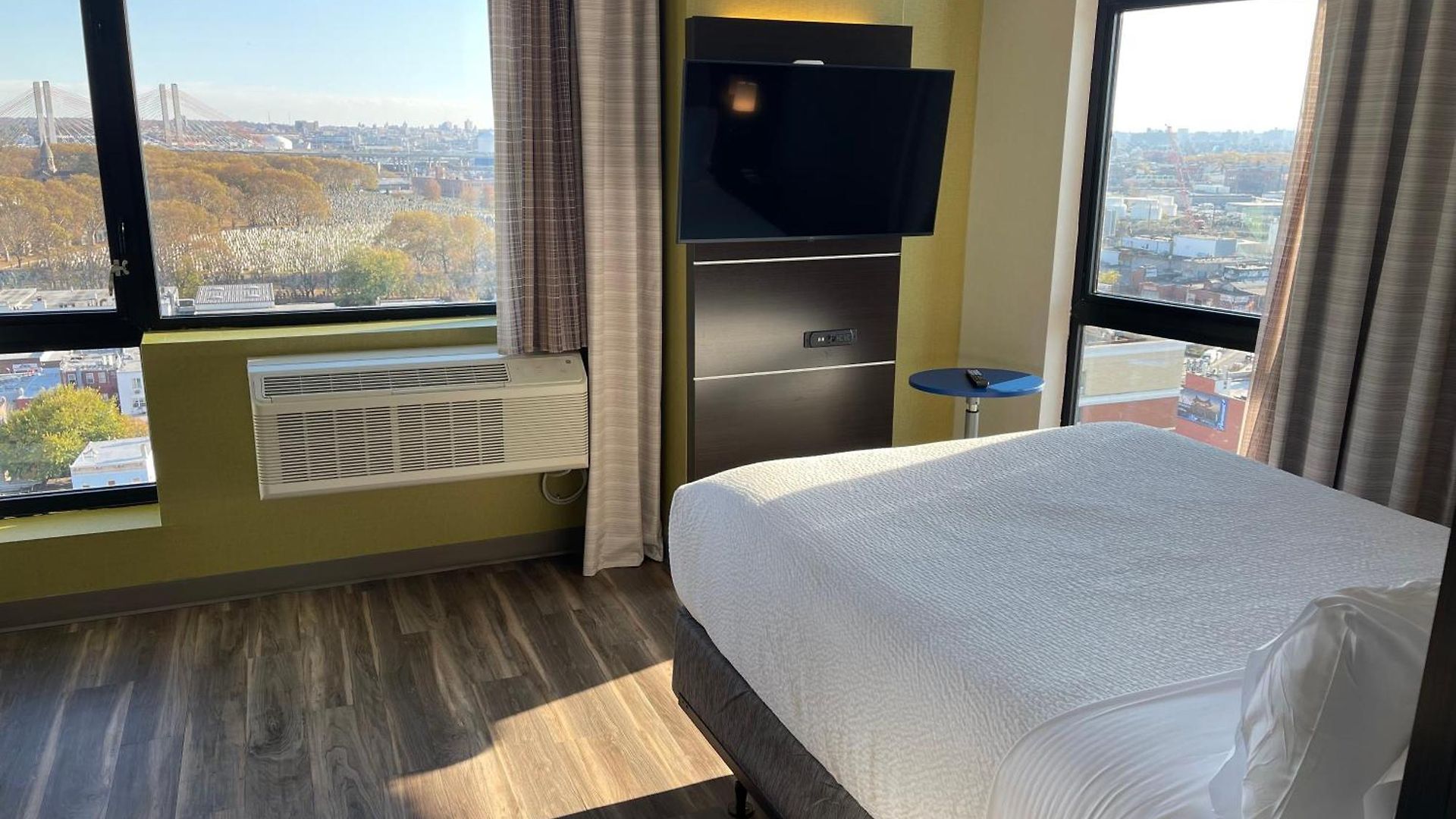 Hotel Express Long Island E - By Ihg