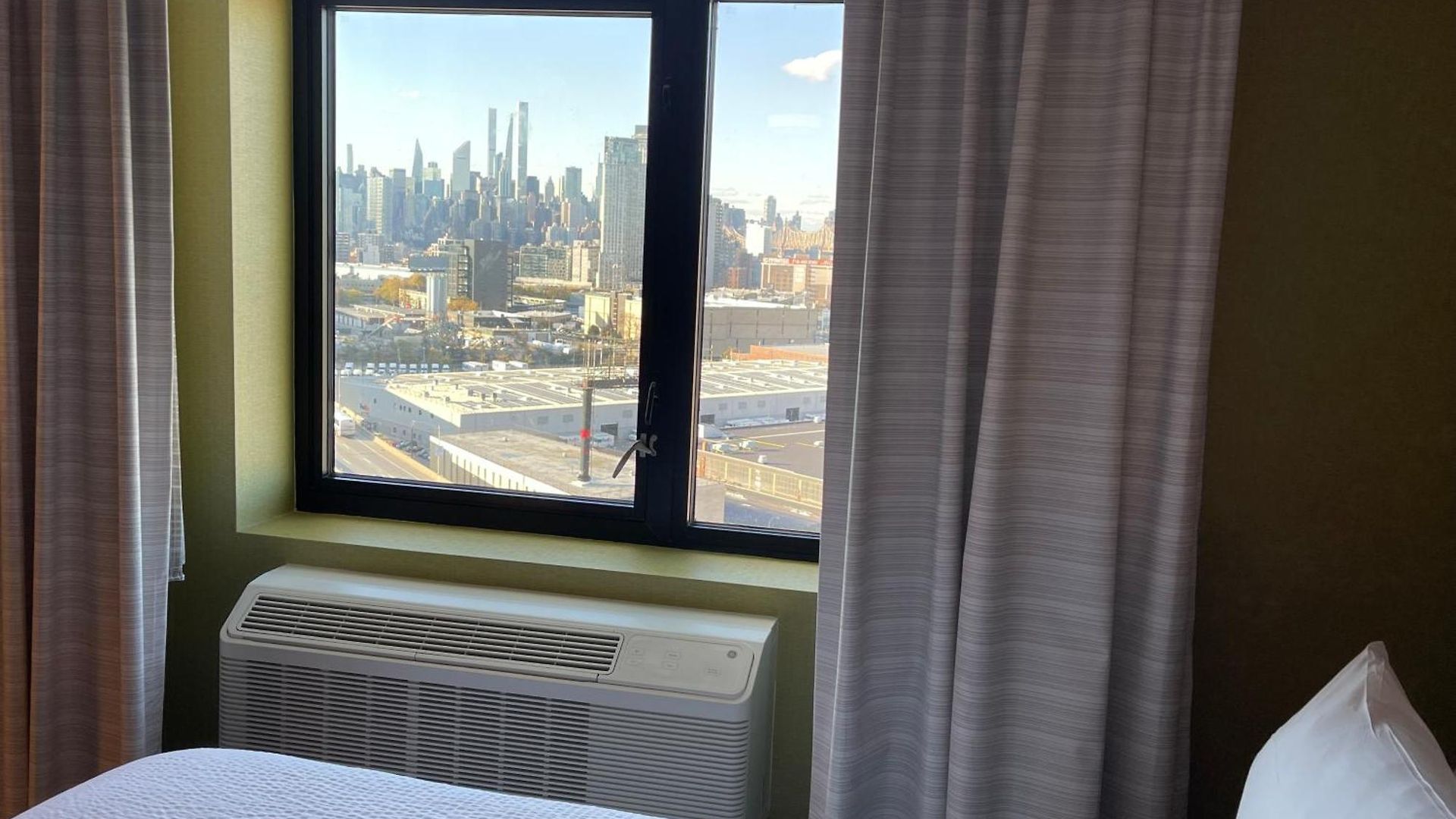 Express Long Island E - By Ihg Hotel