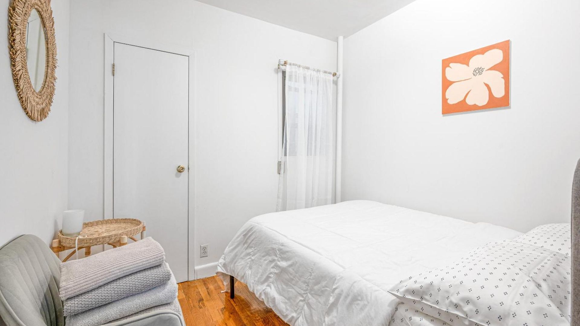 Lovely Near Park Apartment