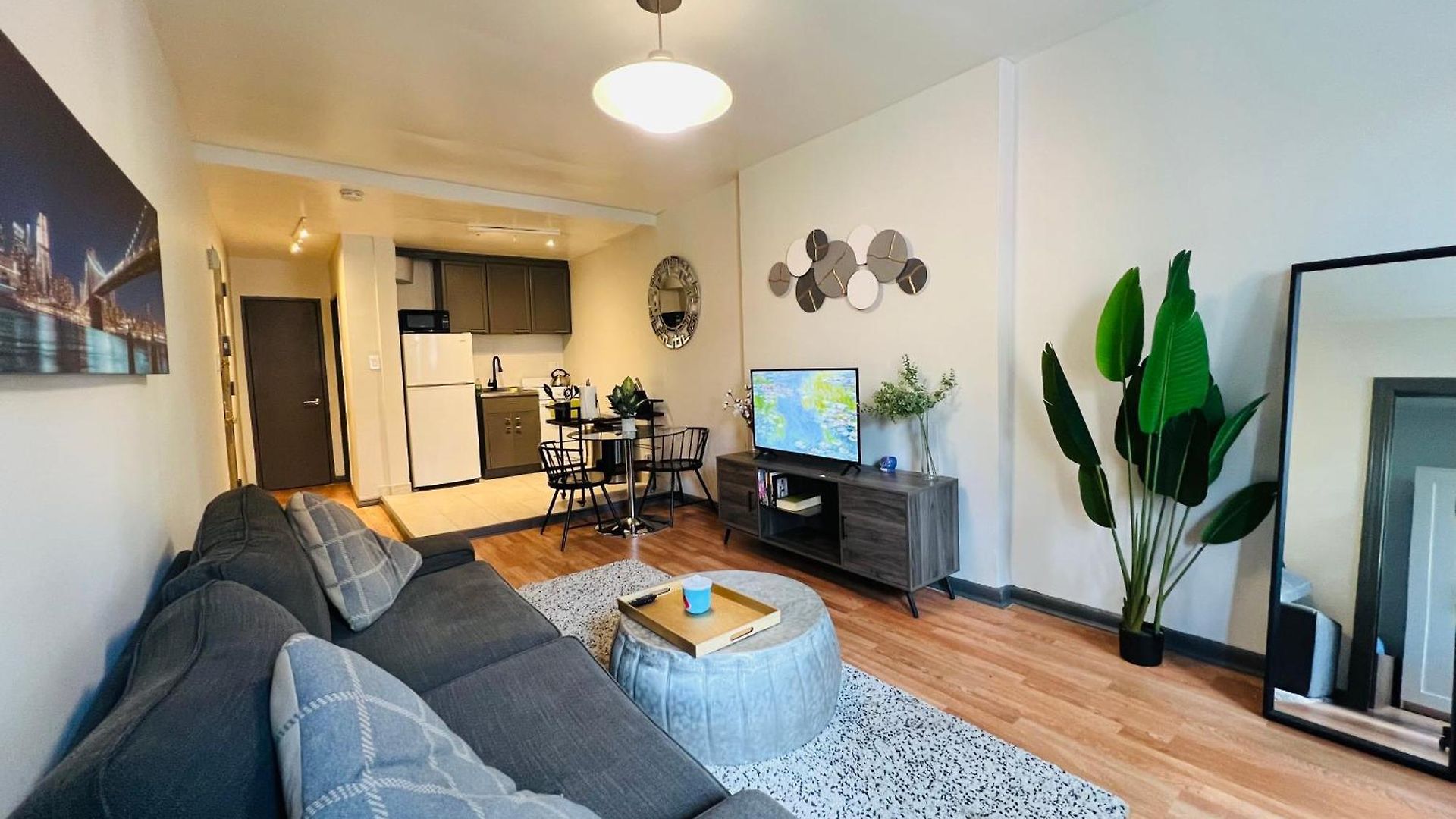 The Midtown Modern Apartment New York