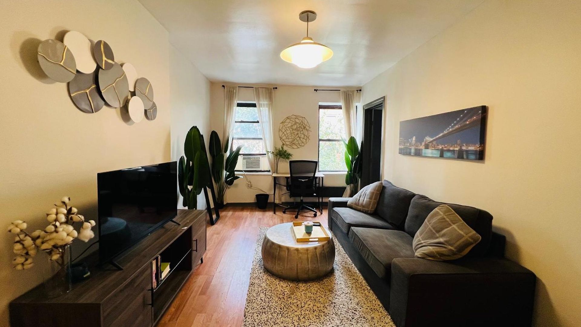 The Midtown Modern Apartment *