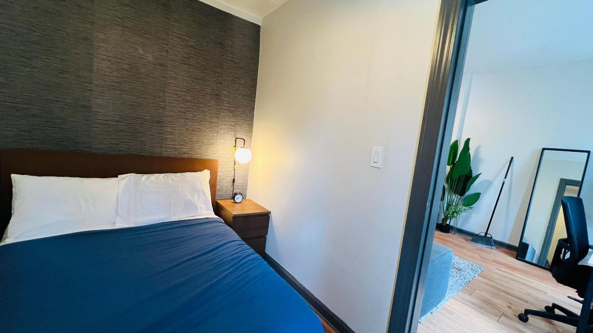 The Midtown Modern Apartment New York