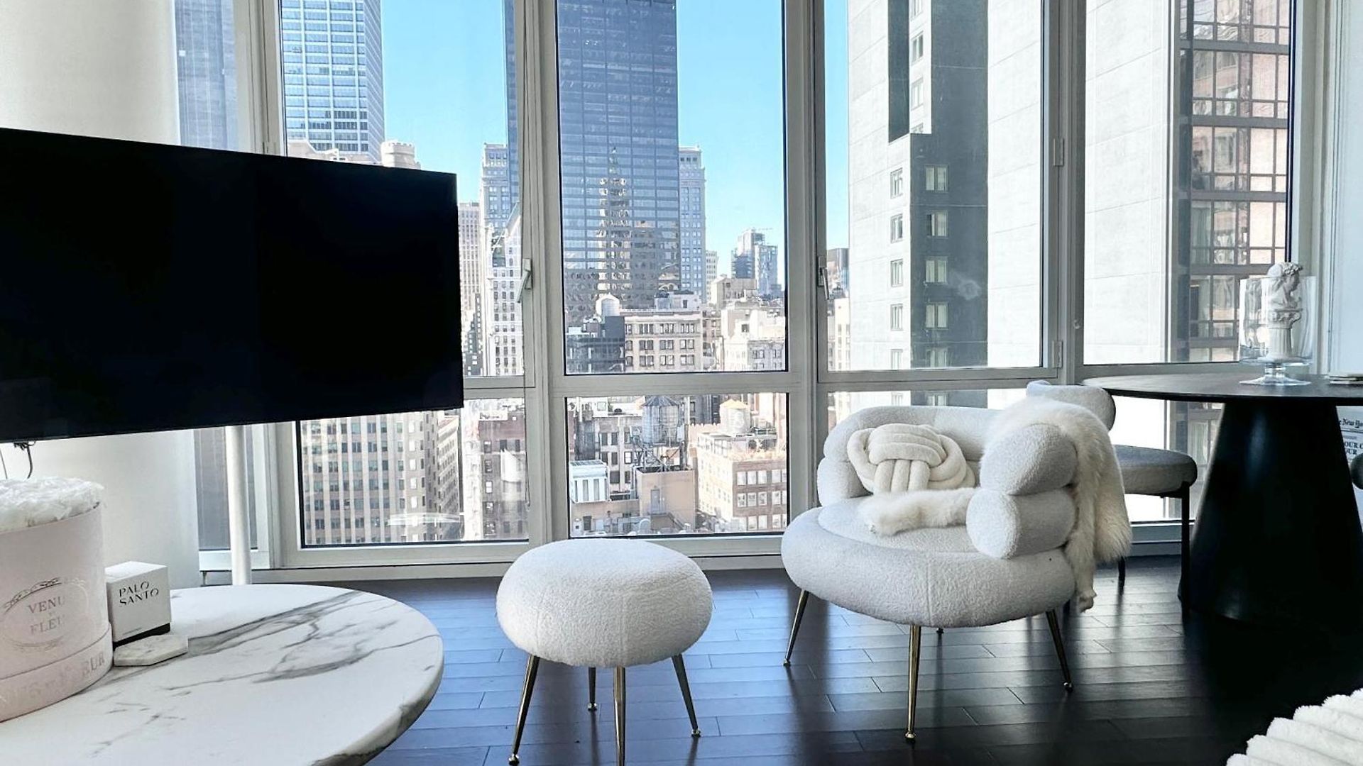 Stylish 3br Luxury Retreat In The Heart Of Fidi