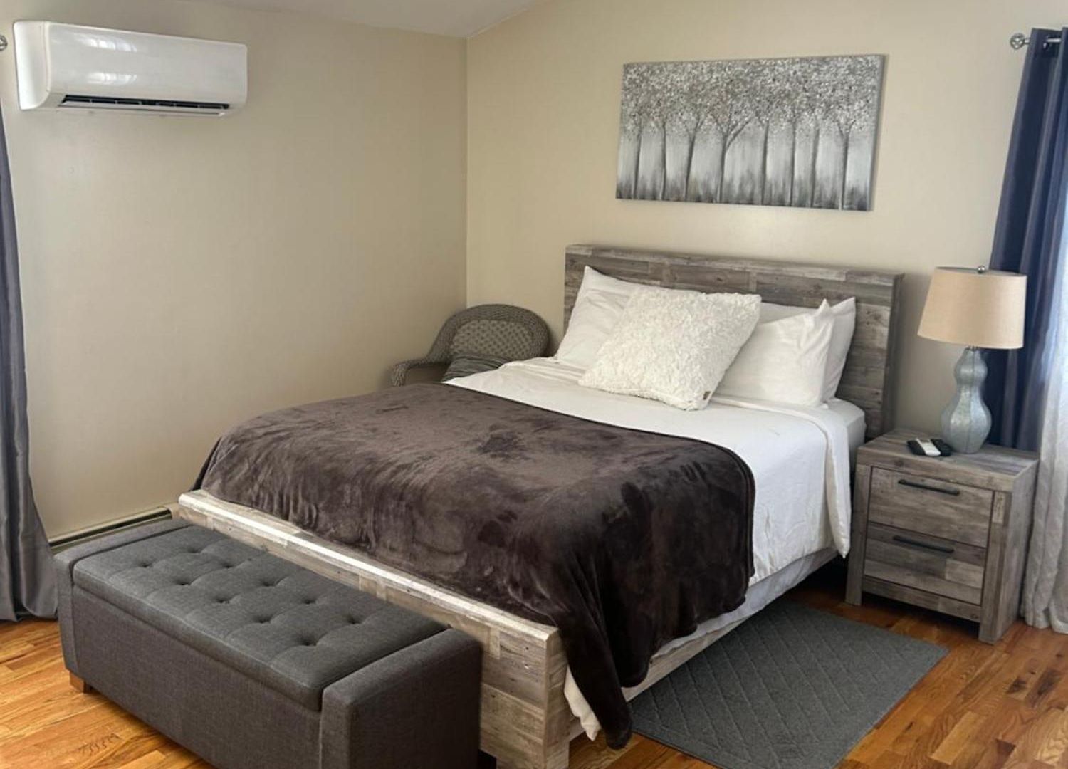 Chic Modern Bedroom 5 Mins From Jfk *
