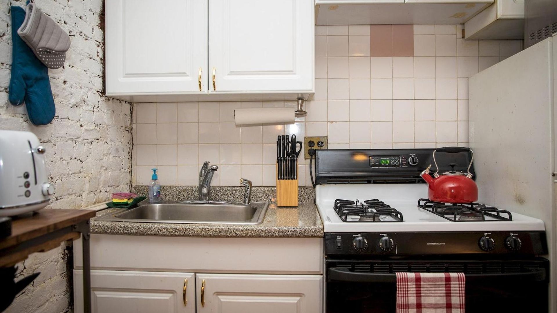 Sunny Fully Furnished In Chelsea * New York