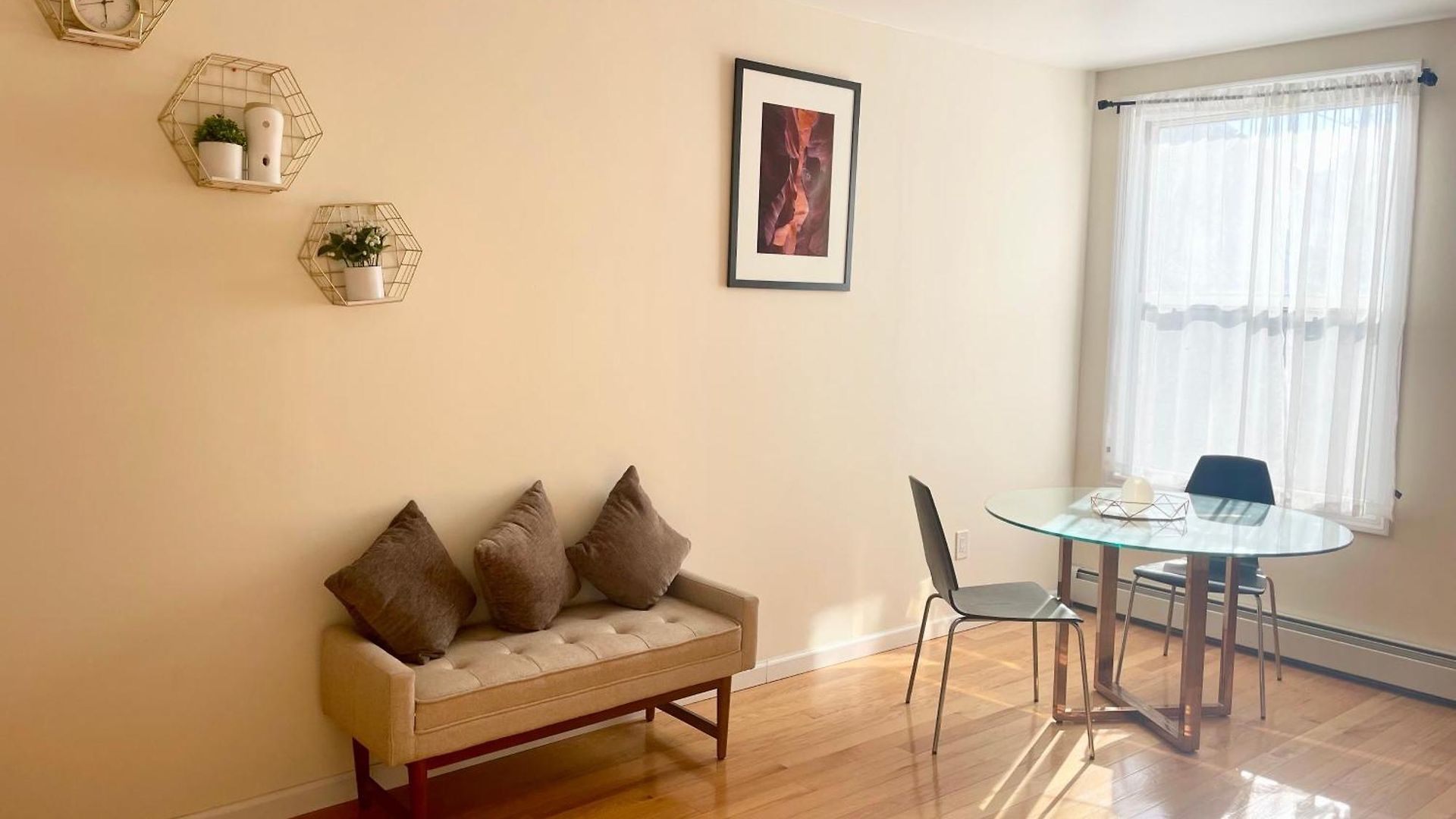 Homestay Stunning, Spacious House In Brooklyn, Nyc!