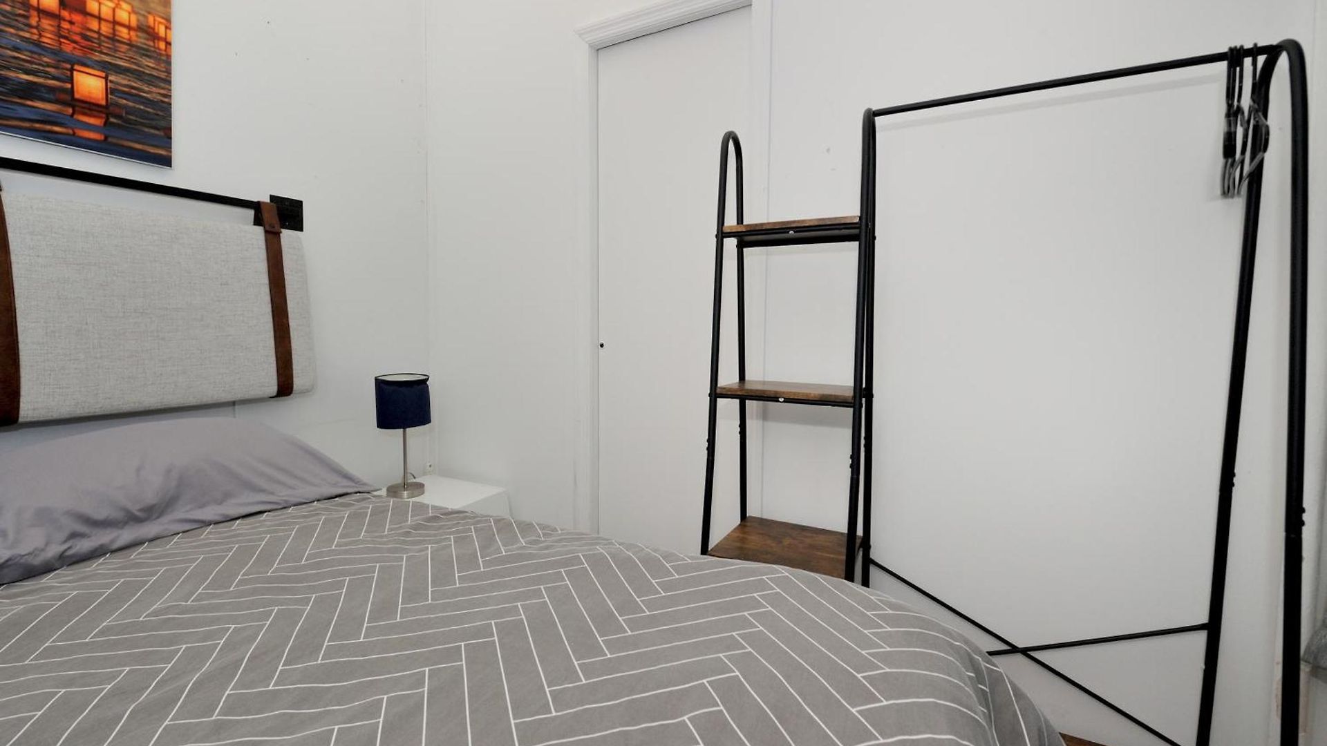 Apartment Midtown West Furnished 3 Bedroom *
