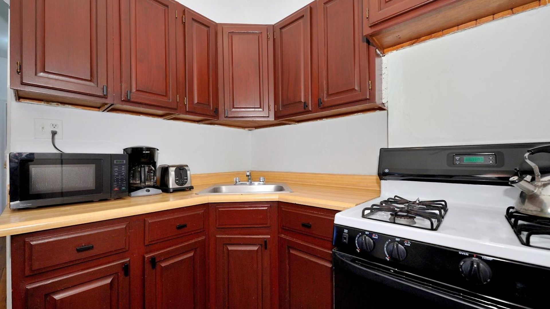 Apartment Midtown West Furnished 3 Bedroom *