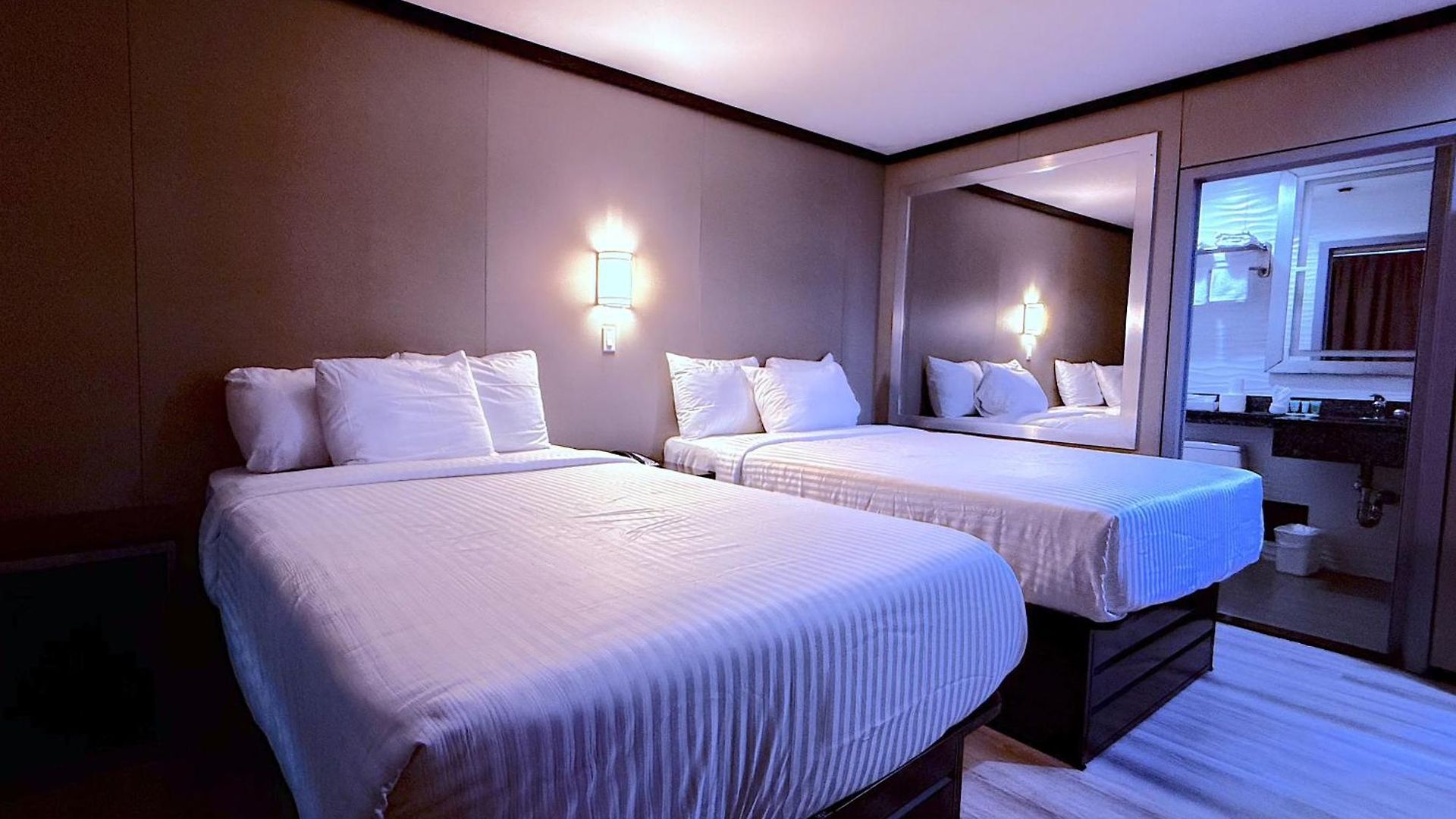 Hotel Umbrella Bronx New York