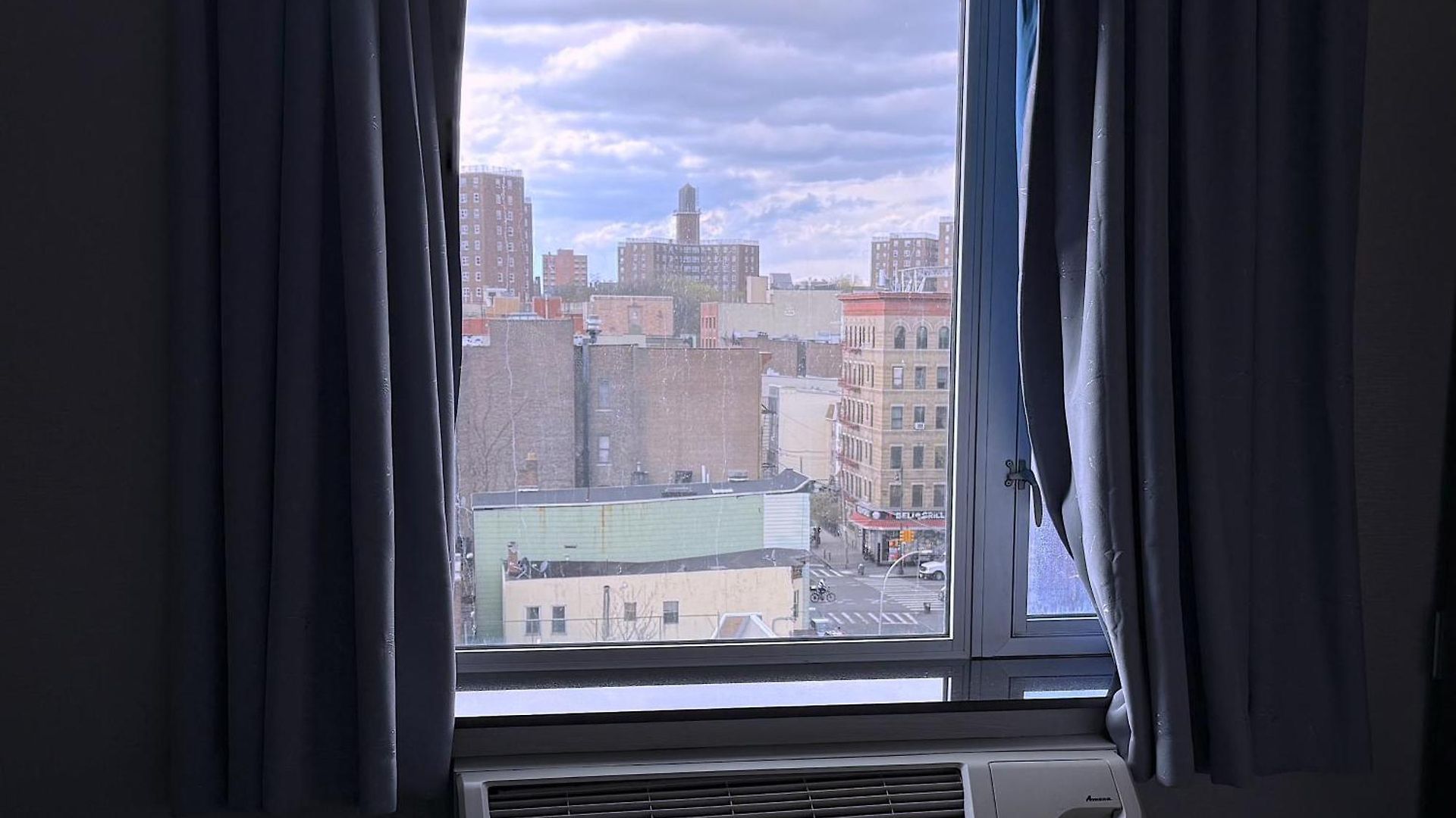 Hotel Umbrella Bronx *