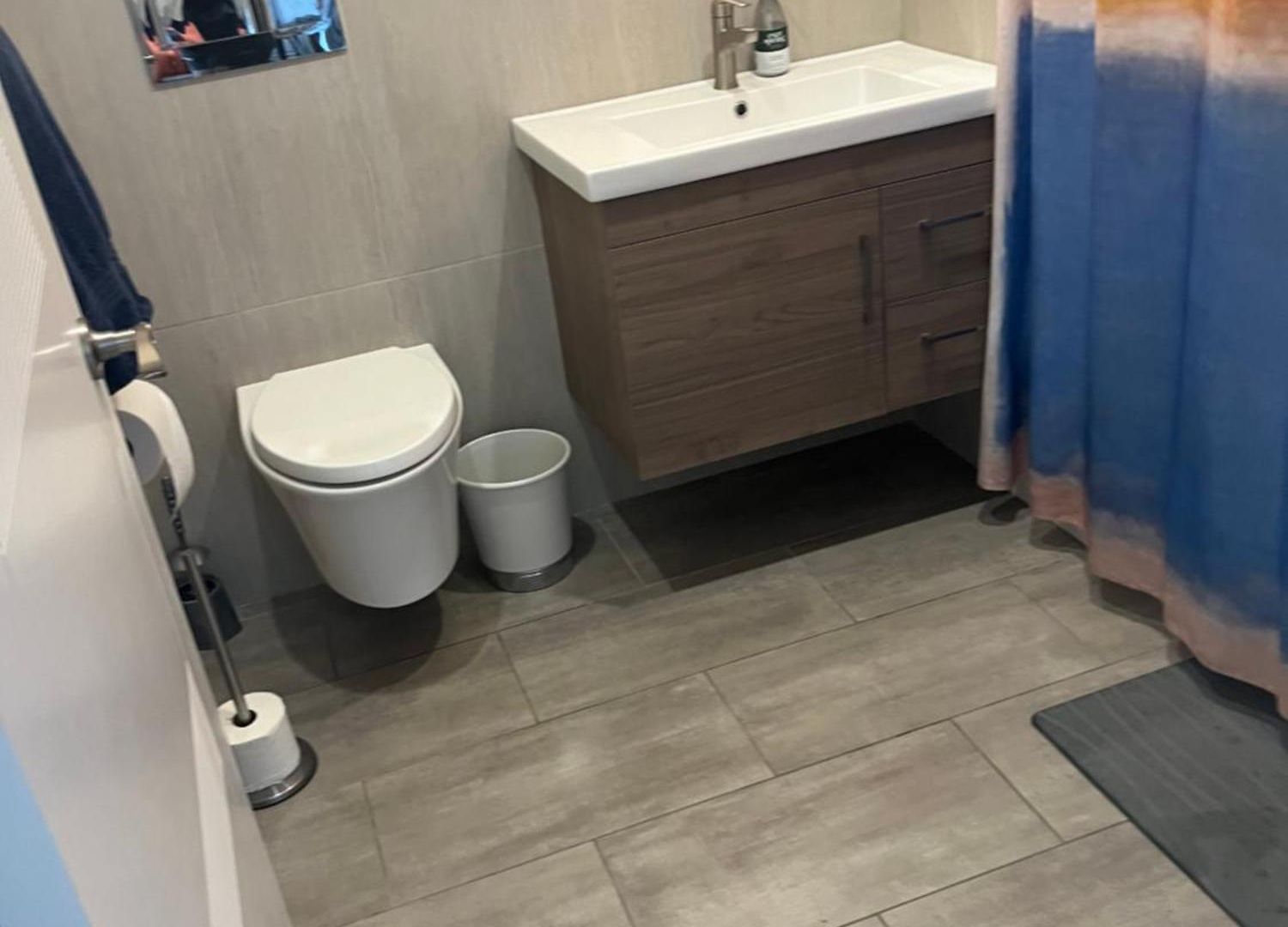 Luxury In Little Italy 2 Bedroom Private Balcony Apartment
