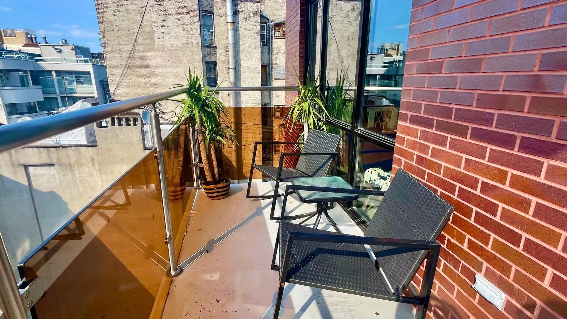 Luxury In Little Italy 2 Bedroom Private Balcony