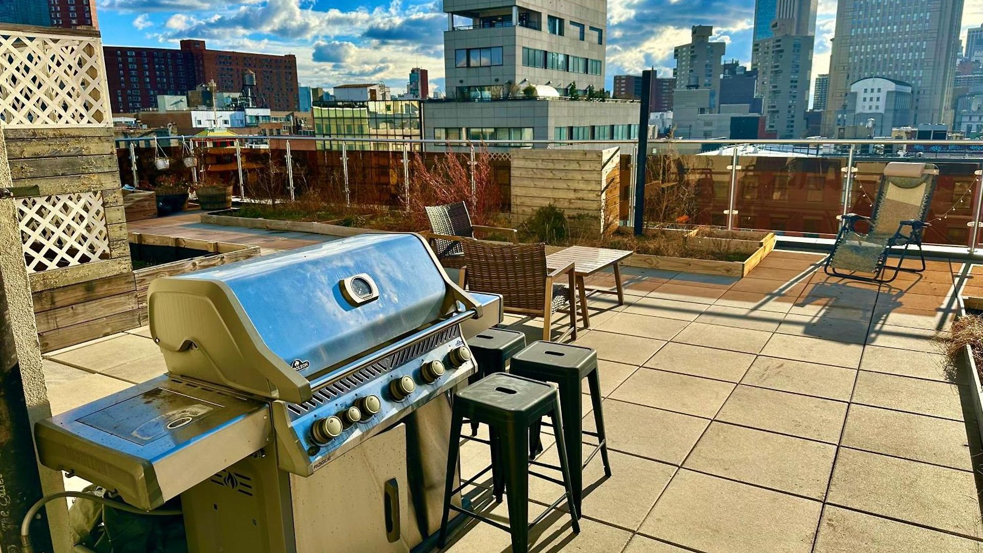 Luxury In Little Italy 2 Bedroom Private Balcony Apartment