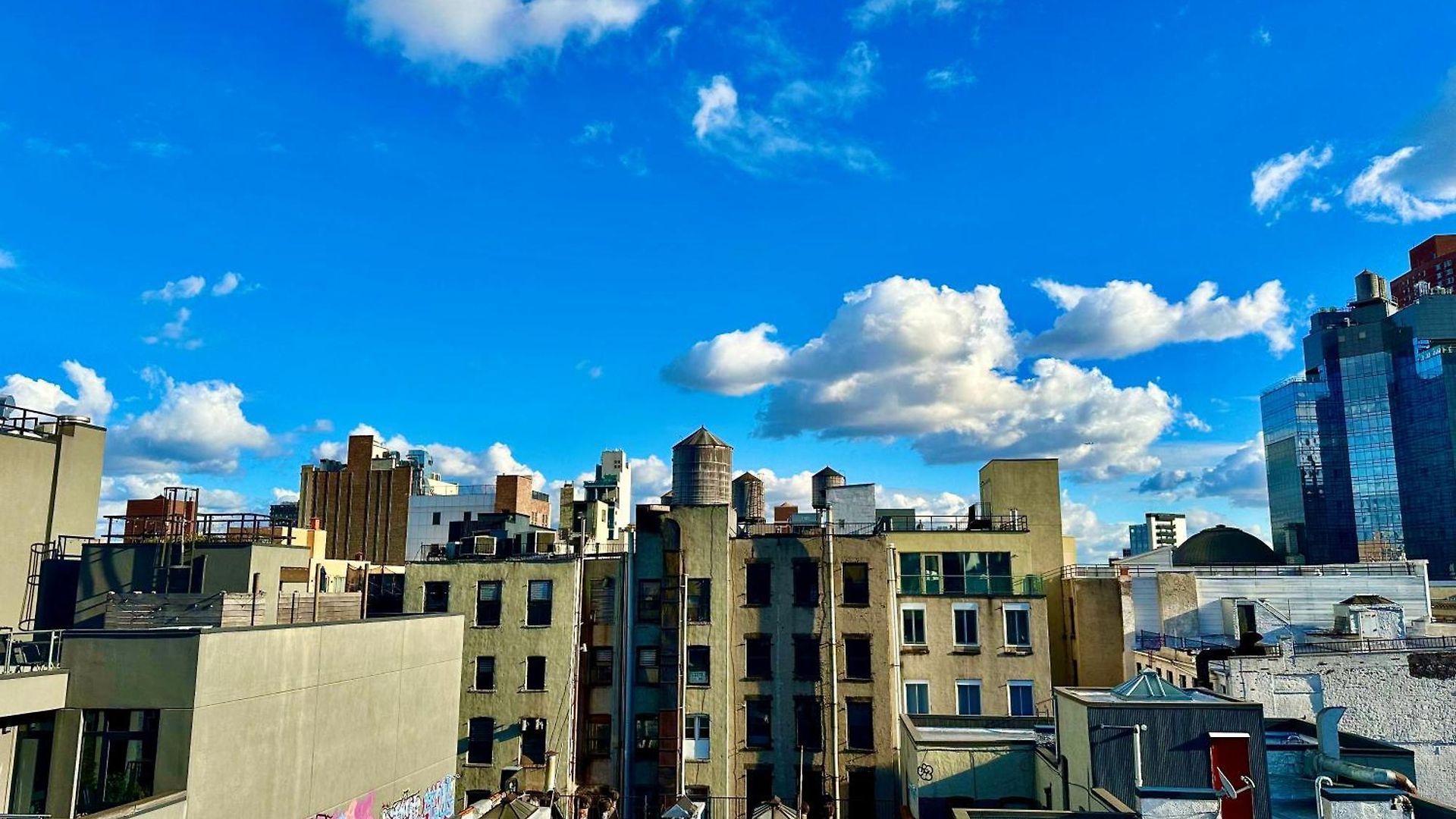 Luxury In Little Italy 2 Bedroom Private Balcony Apartment