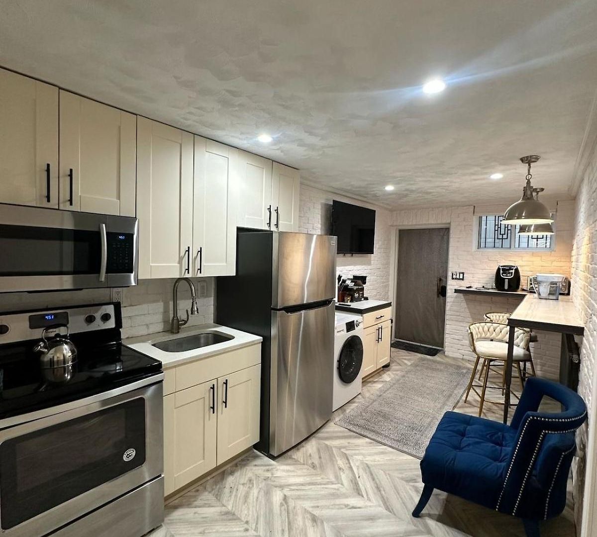 Brooklyn Brownsville Bomber Apartment New York