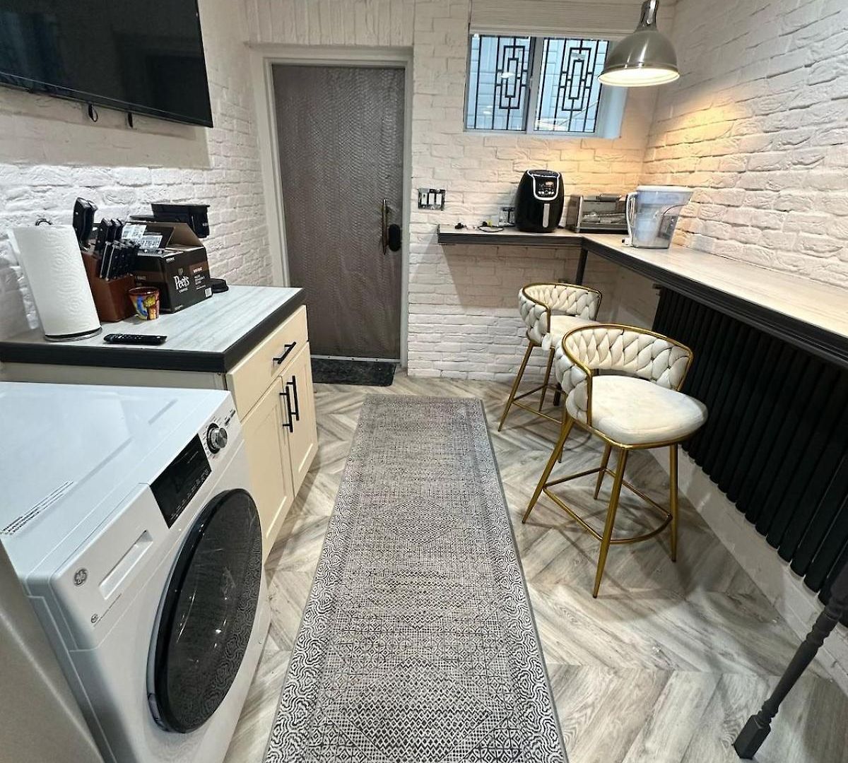 Brooklyn Brownsville Bomber Apartment New York