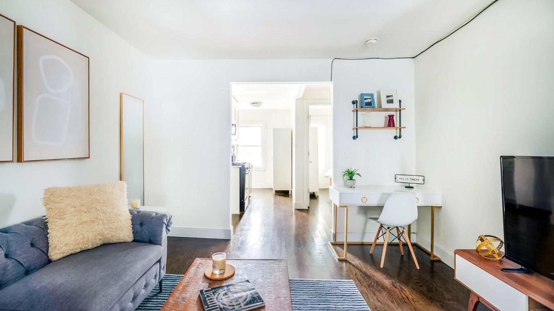Apartment 39-3 Newly Renovated 3 Bedroom Prime Midtown Sleeps 6