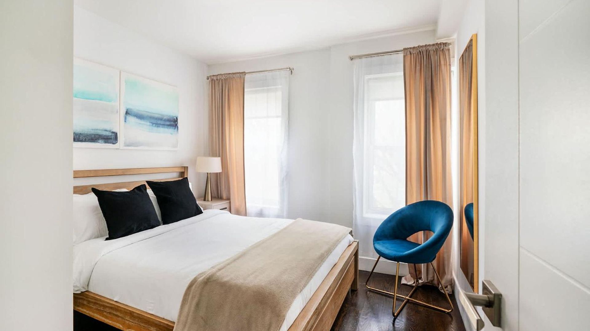 39-2 Renovated 3br Prime Hudson Yards Area Apartment New York