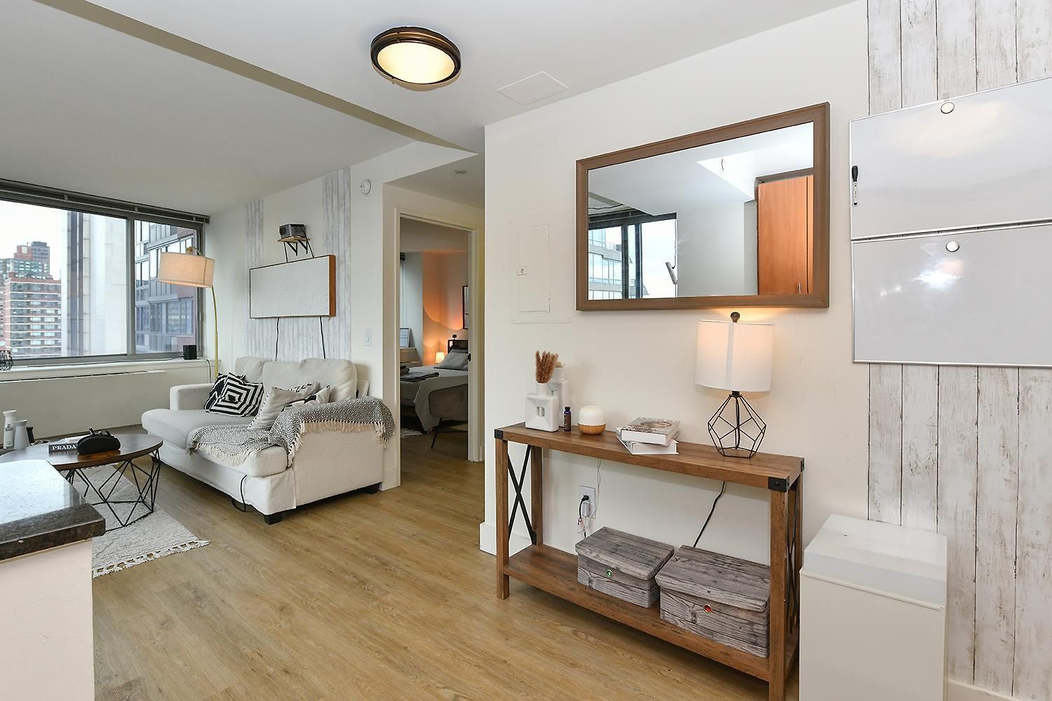 Modern Times Square 1 Bedroom Retreat Apartment *