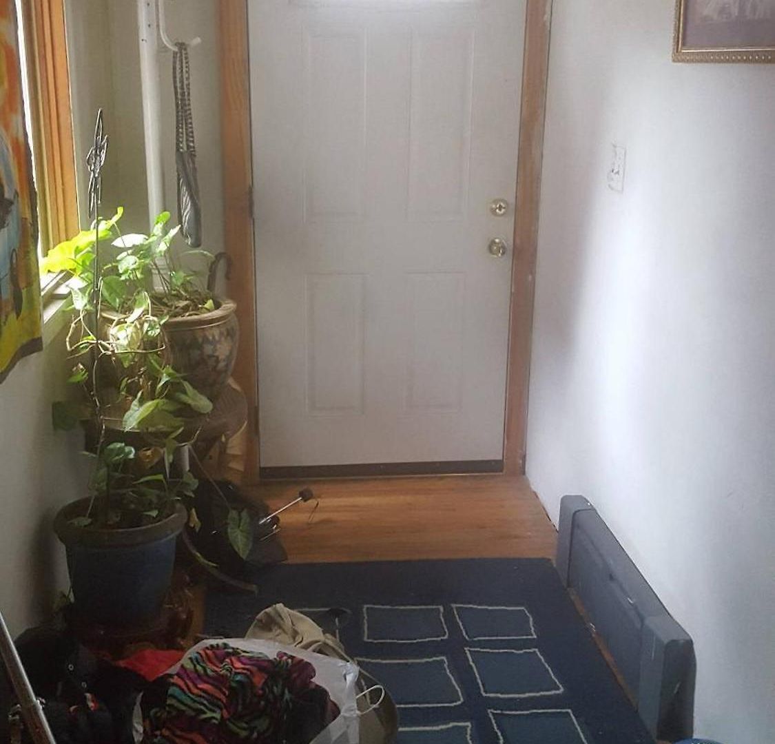 Apartment Skylighted Two Br In Multicultural Neighborhood, 25 Minutes To Manhattan