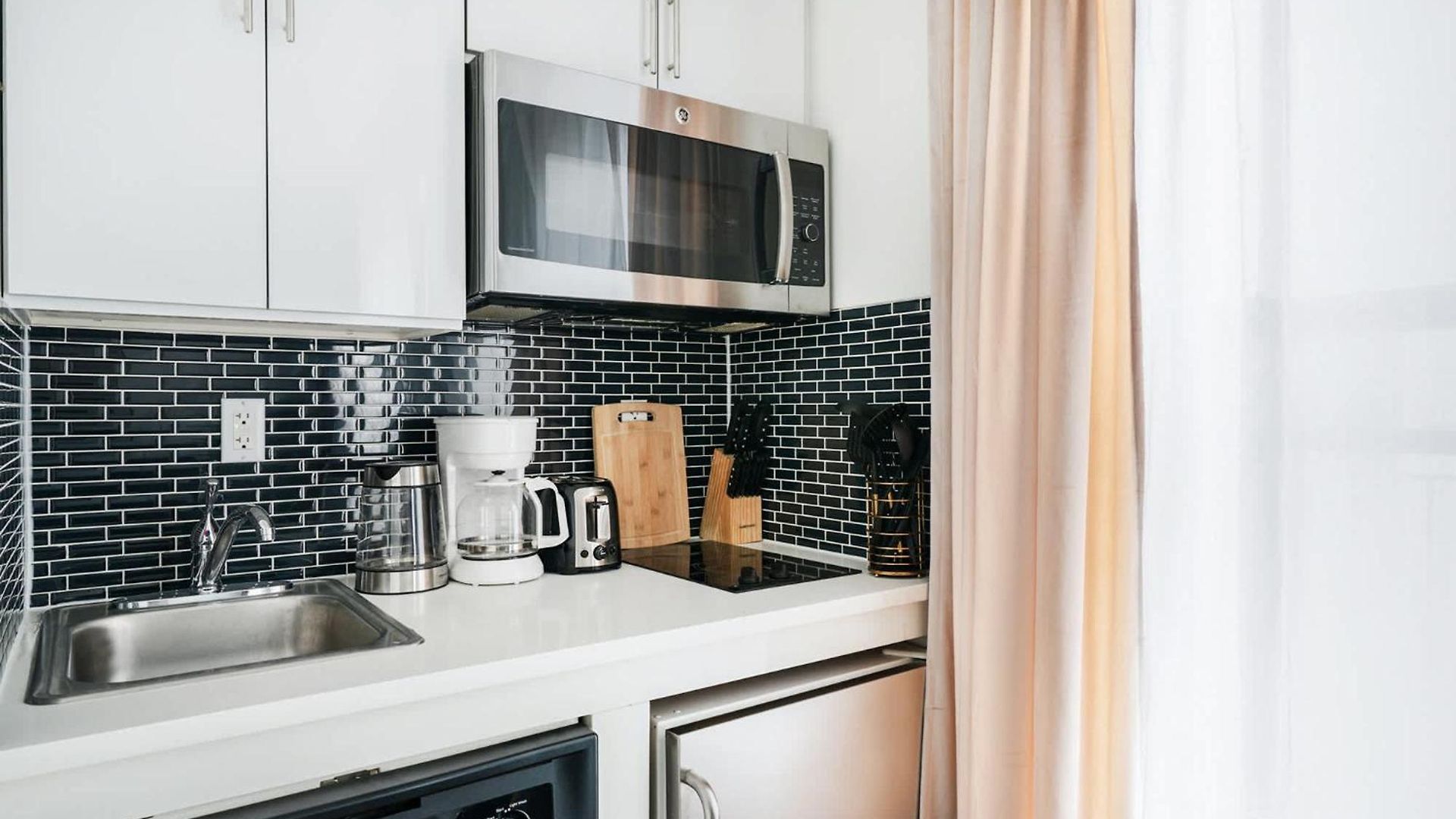 69-5b I Stylish Lower East Side 1br Brand New New York