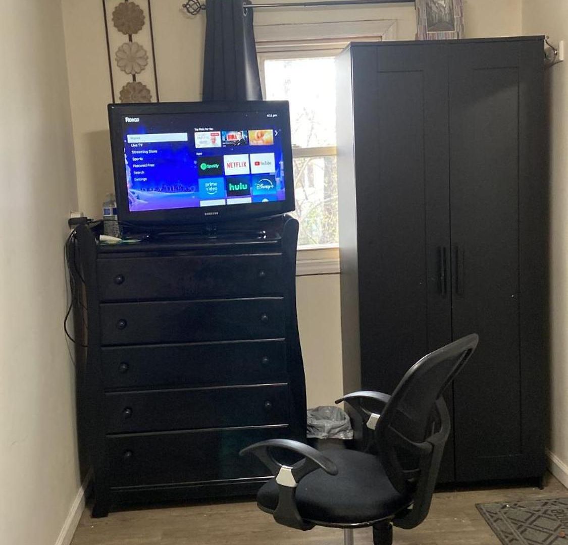 Homestay Cozzy With Private Entrance And Drive Way New York