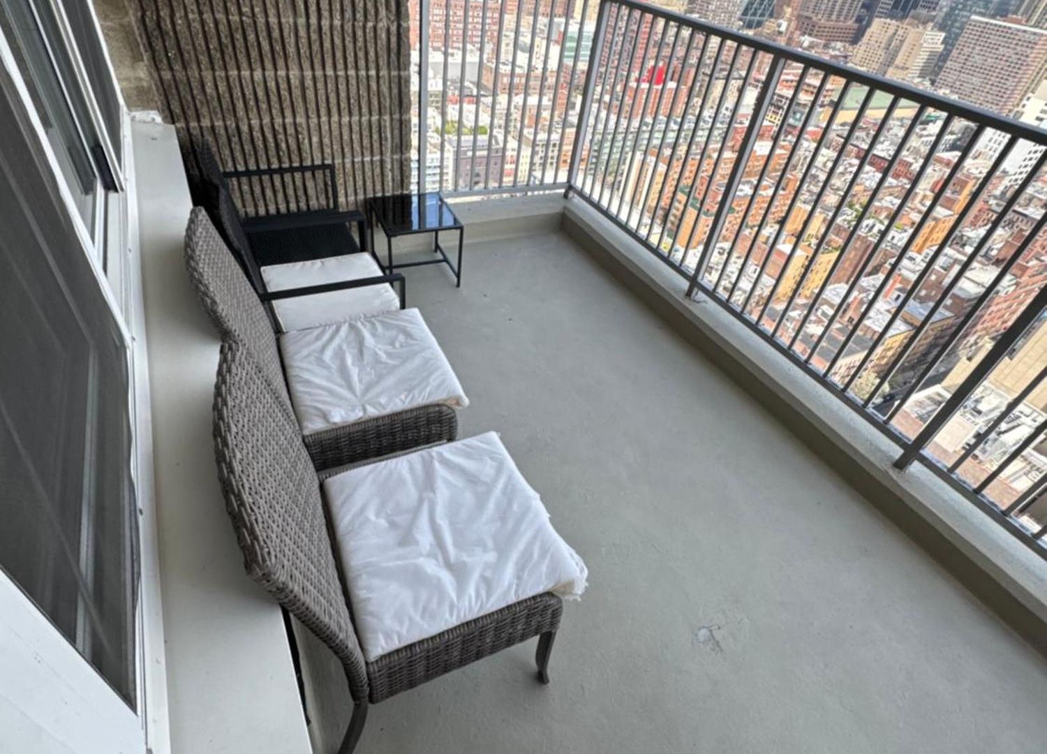 Midtown High Floor Fantastic Panoramic View Corner 2 Bedroom *