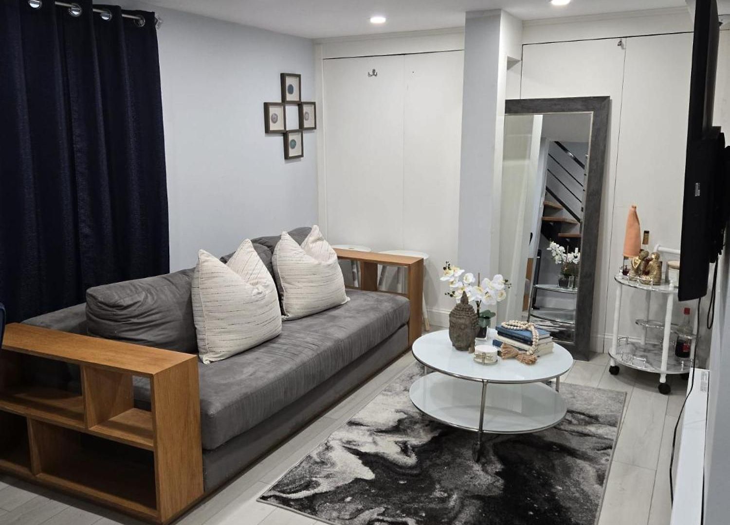Apartment Modern Oasis 1