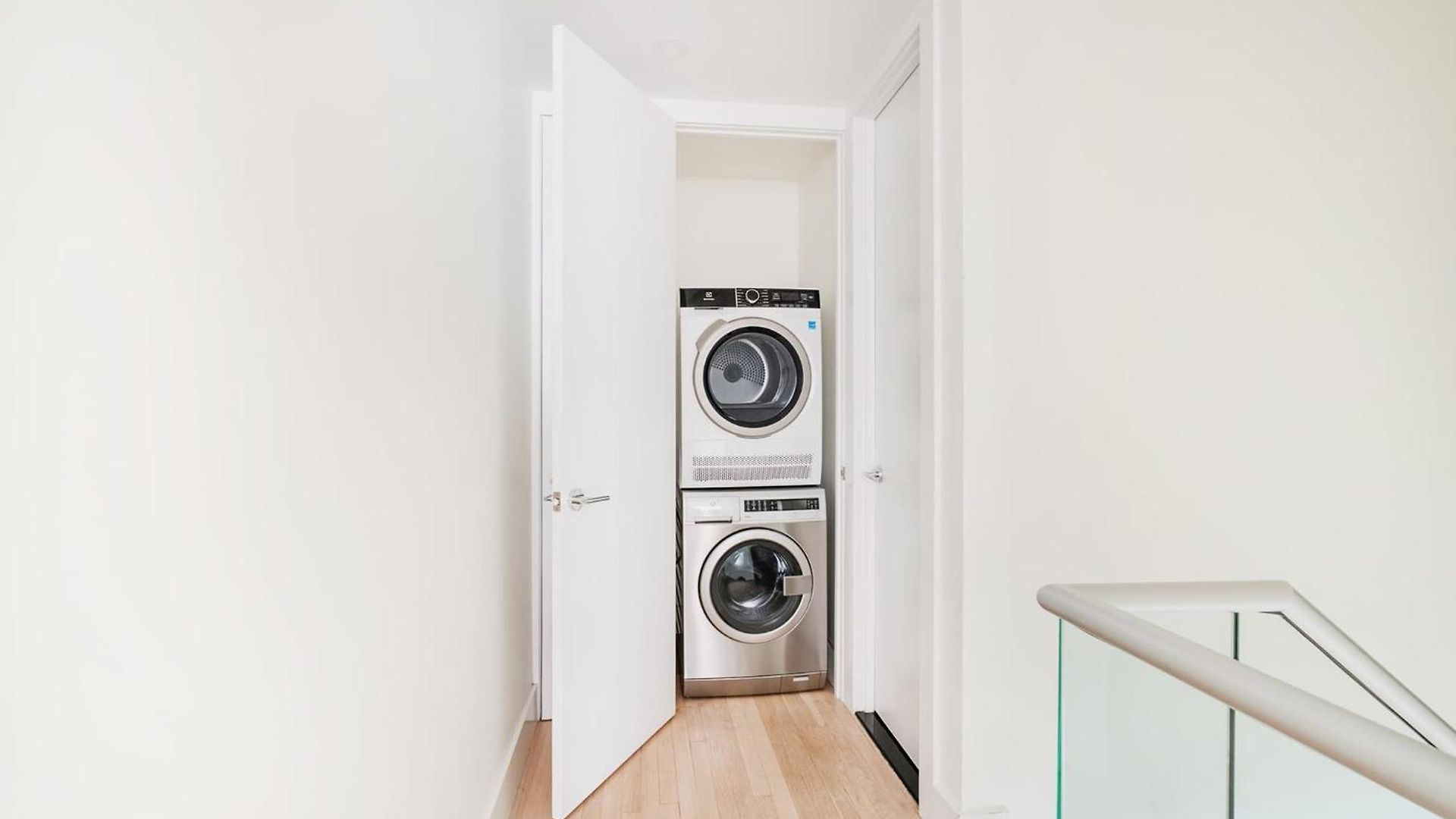 Apartment 75-4c New Duplex 3br W D Elevator Walk To C Park *